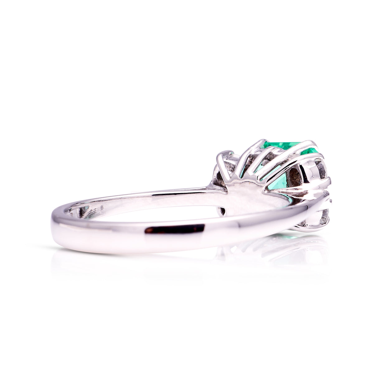 Vintage, 1970s emerald & diamond ring