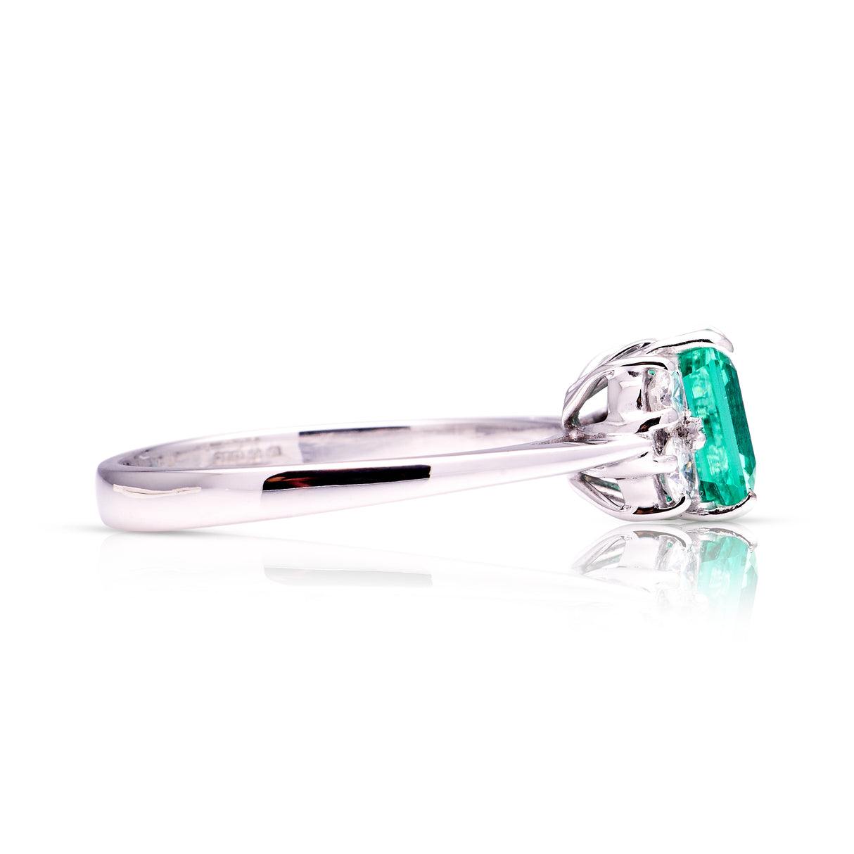 Vintage, 1970s emerald & diamond ring