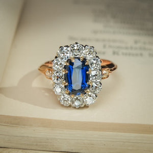 Jugendstil antique blue sapphire engagement ring with diamond cluster