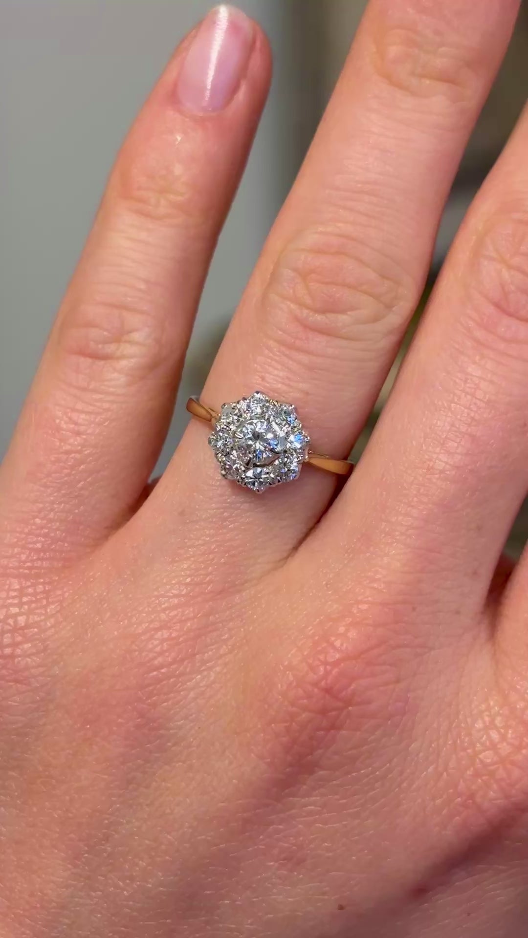 Vintage, Art Deco diamond daisy cluster ring