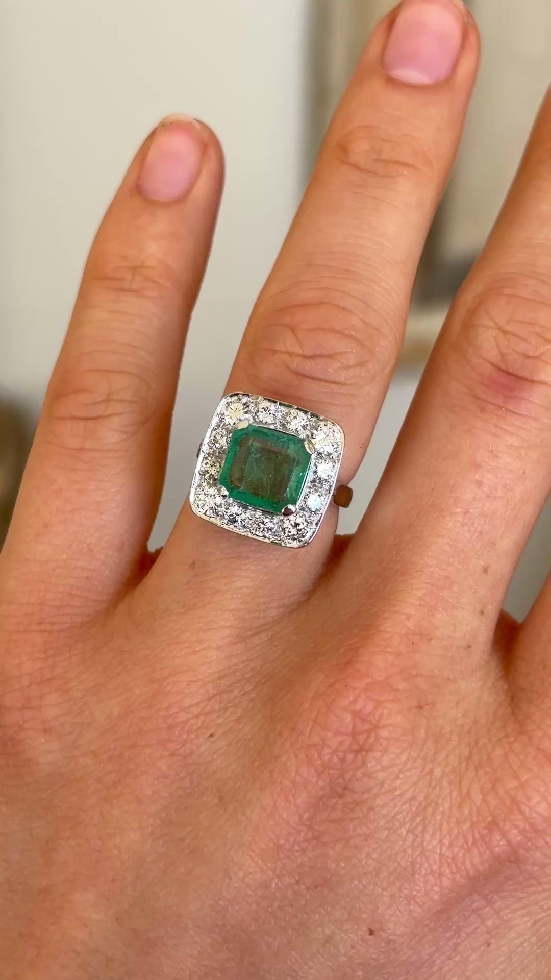 Vintage, 1950s emerald & diamond cluster ring