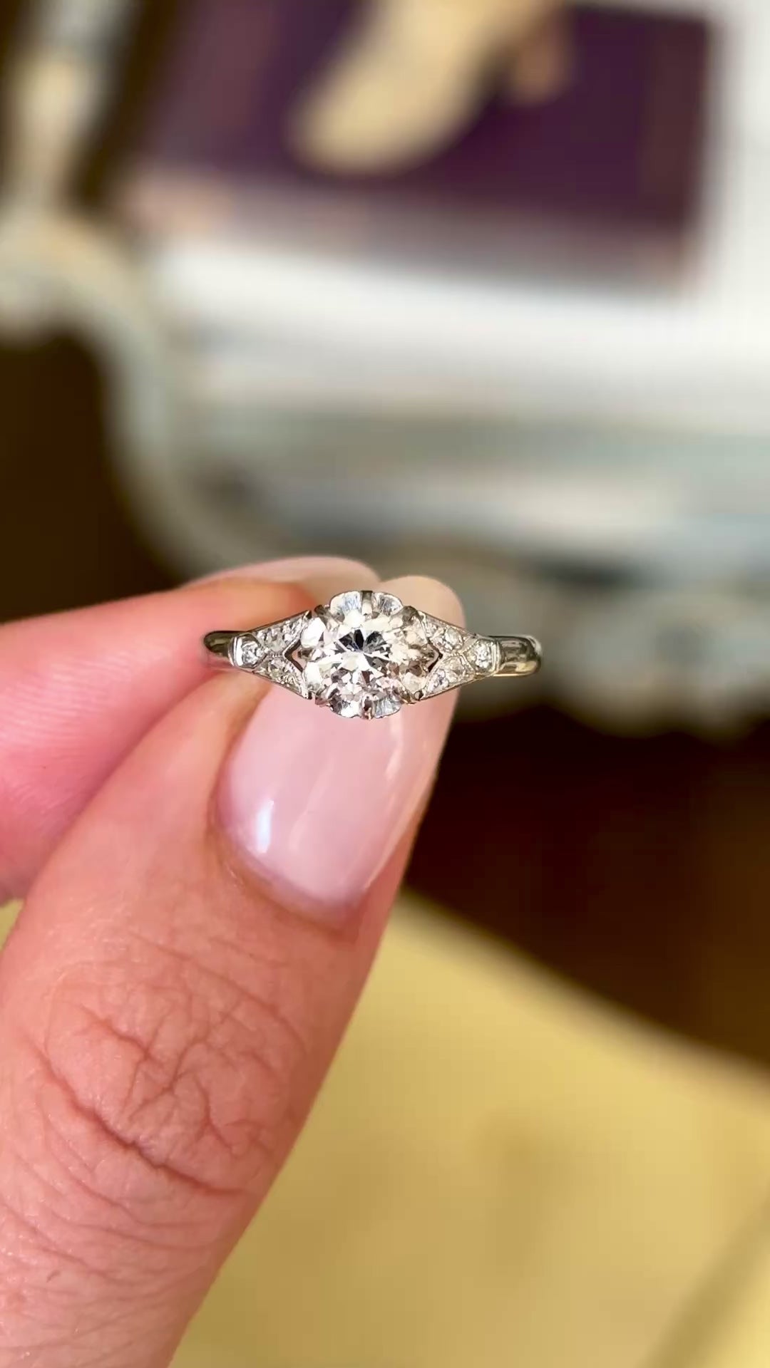Antique, 1930s diamond engagement ring