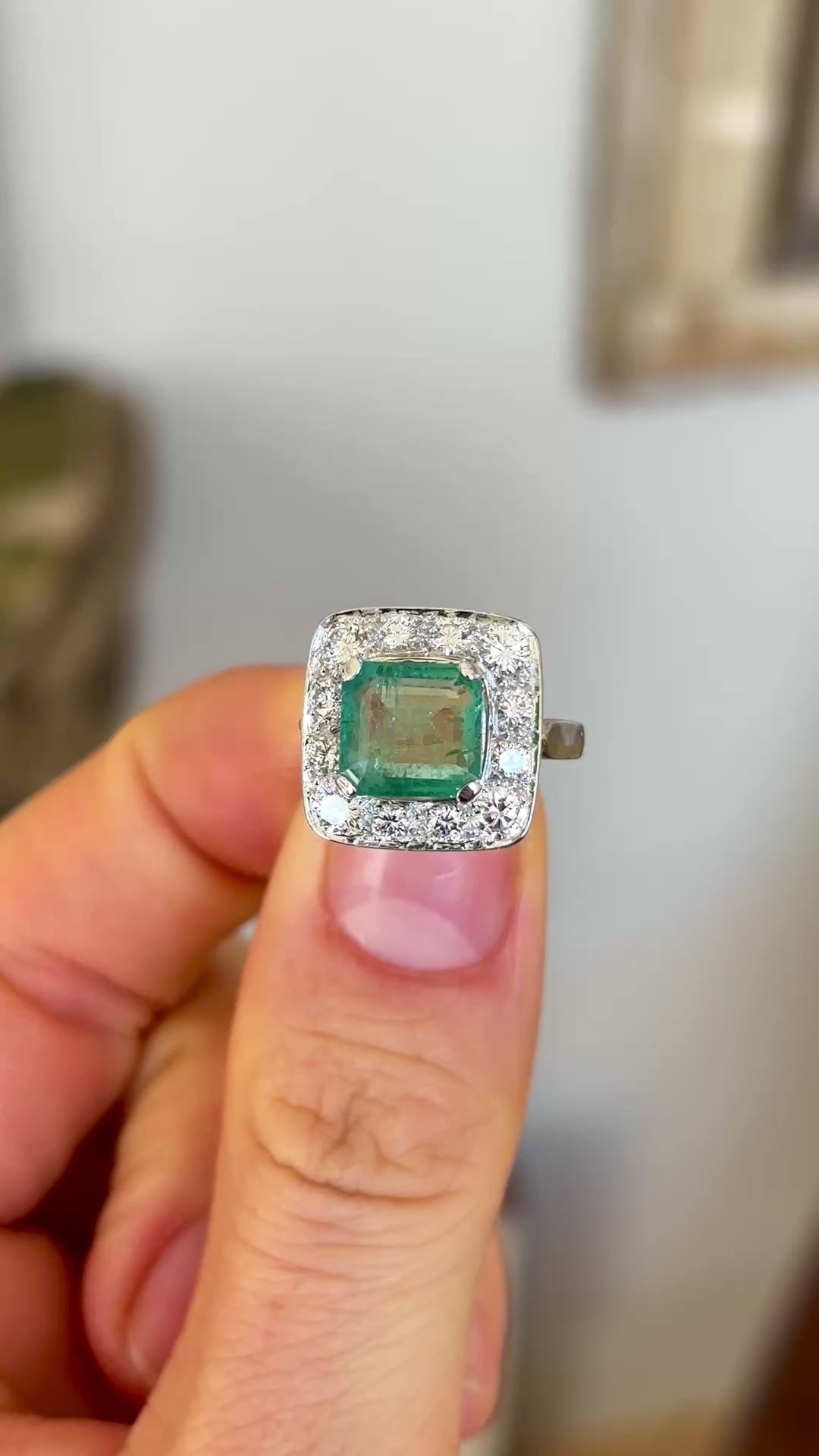 Vintage, 1950s emerald & diamond cluster ring