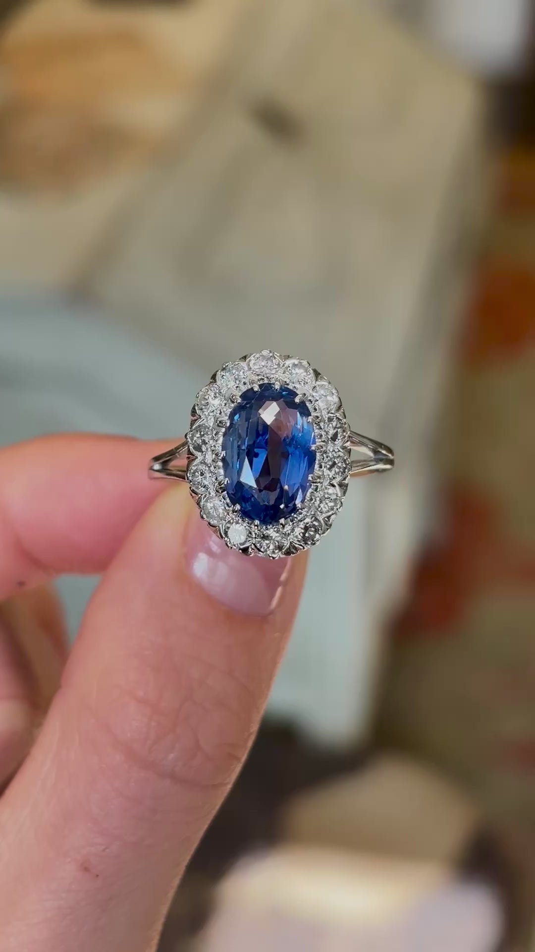 Vintage, 1940s Sri Lankan (Ceylon) sapphire & diamond cluster ring