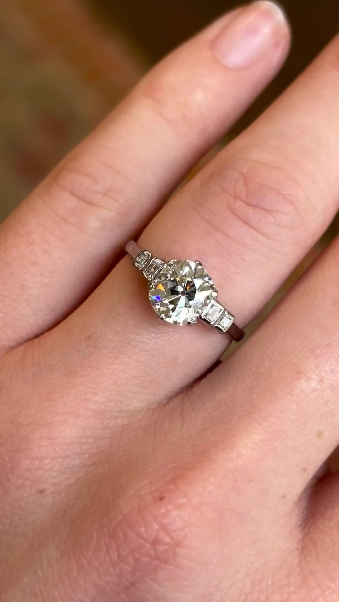 Vintage, Art Deco diamond engagement ring