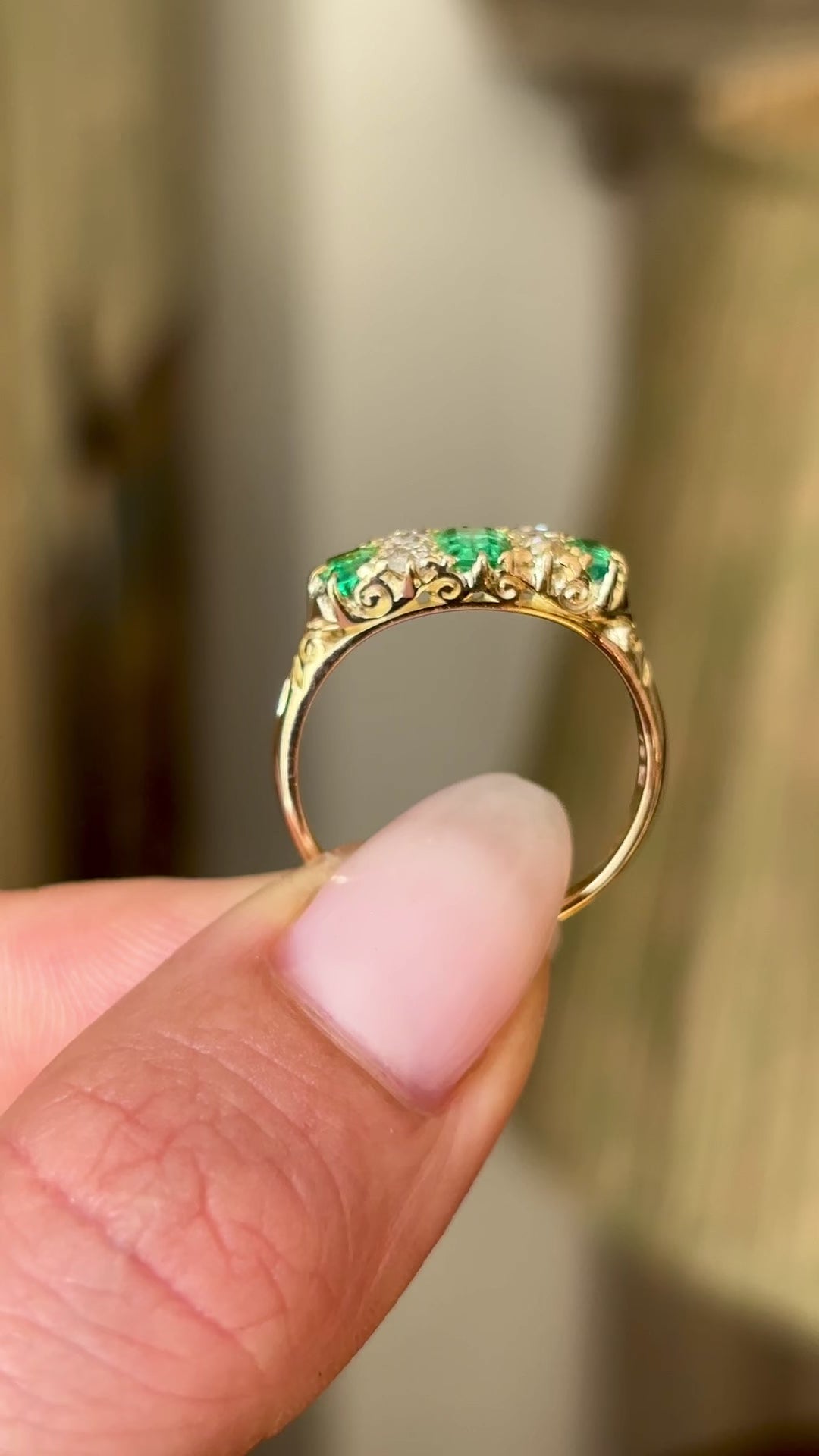 Antique, Edwardian emerald & diamond ring