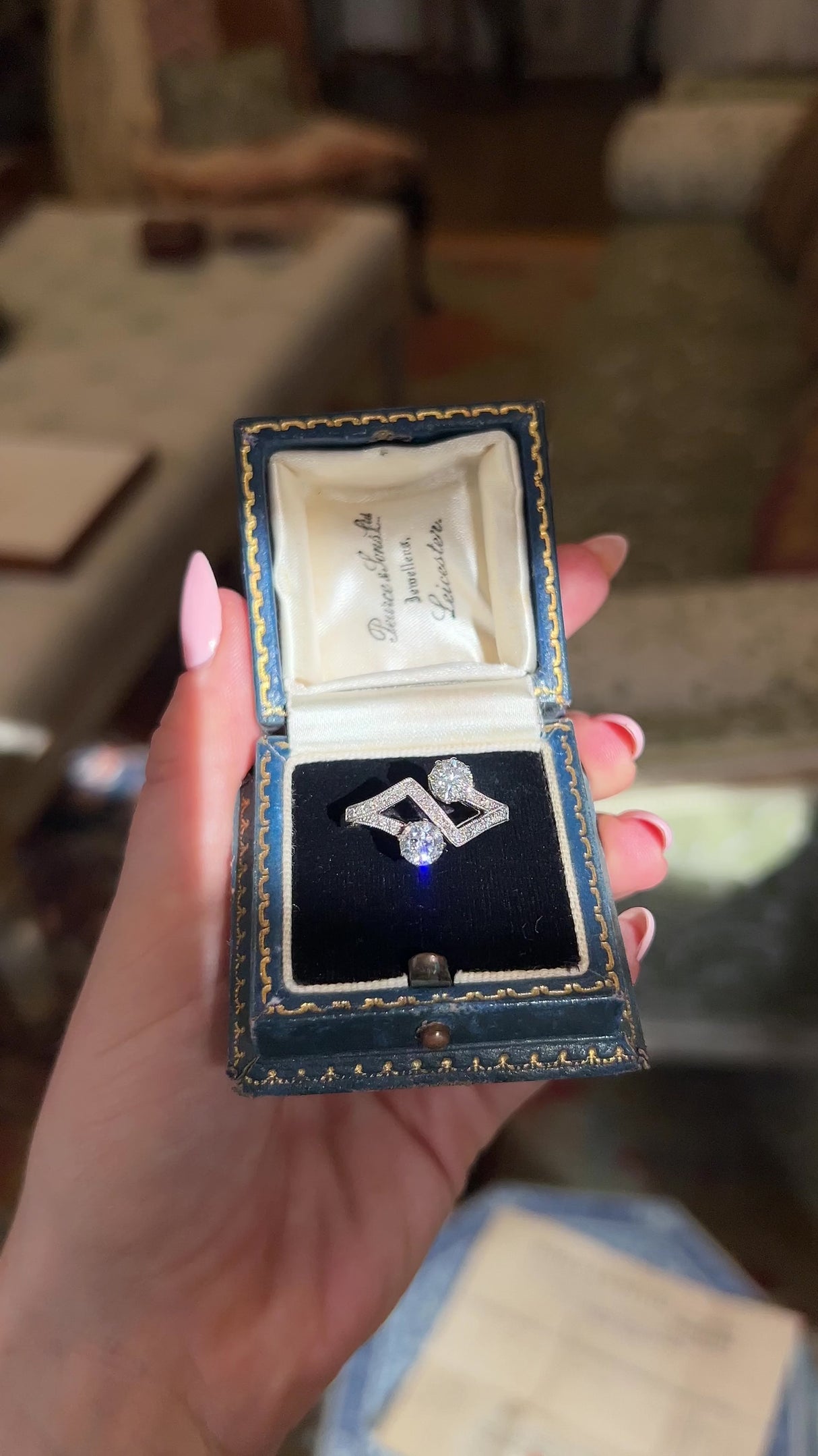 Vintage, 1940s toi et moi diamond engagement ring