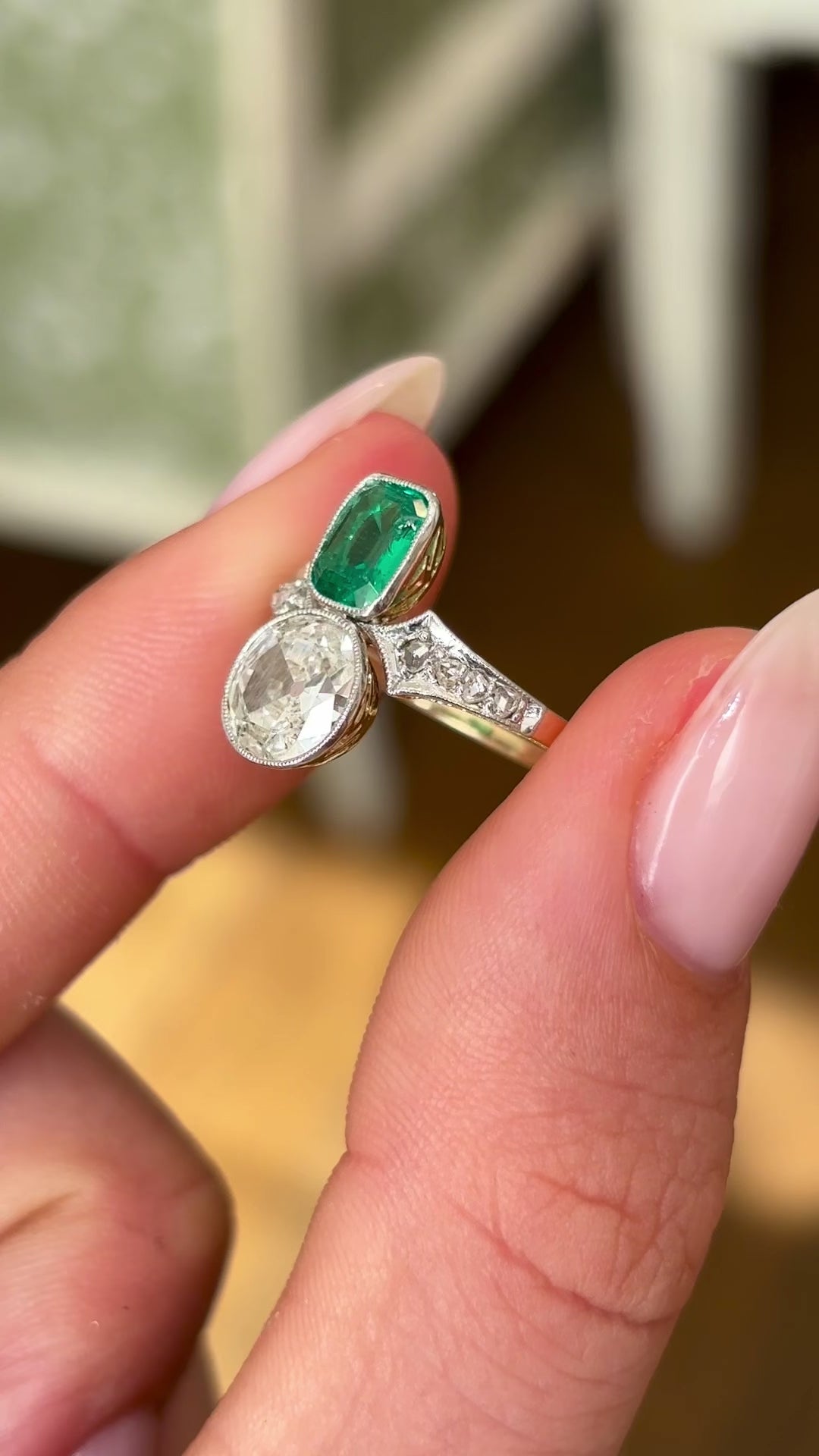 Antique, Edwardian emerald & diamond toi et moi ring