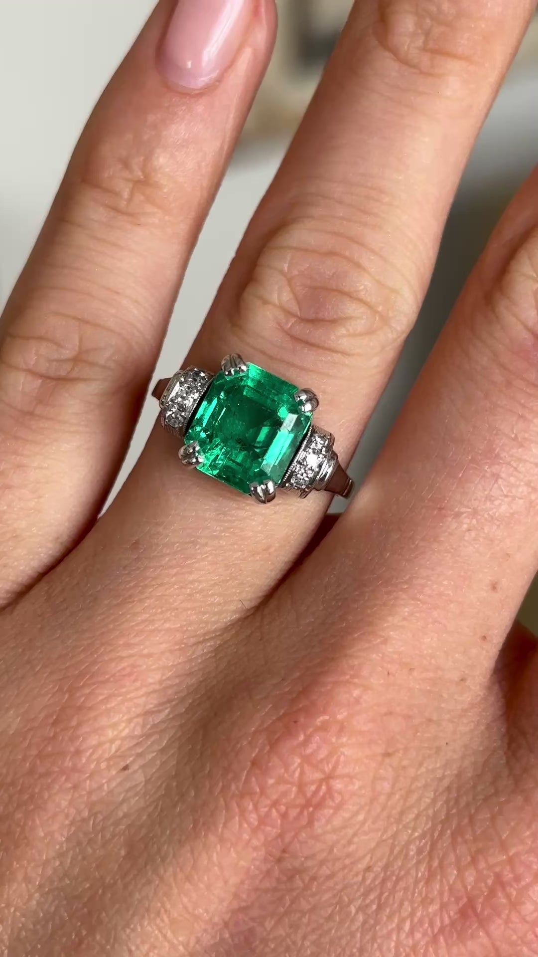 Vintage, Art Deco Colombian emerald & diamond ring