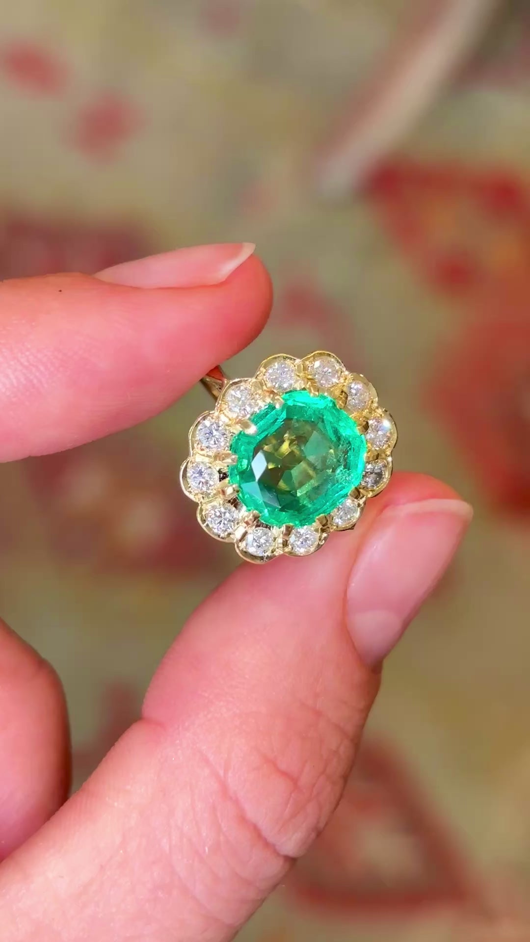 Vintage, 1980s emerald & diamond cluster ring