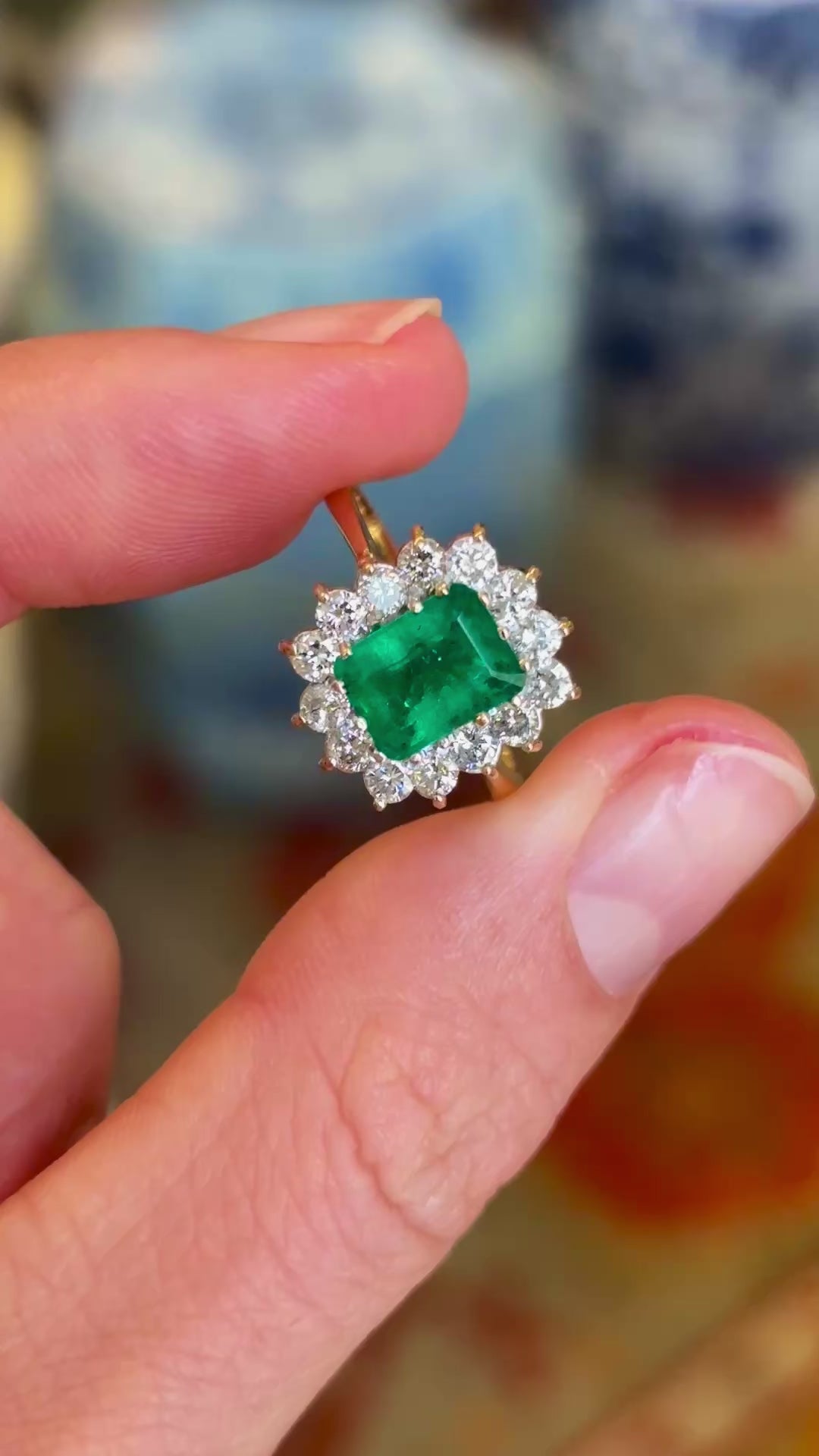 Vintage, 1970s emerald & diamond cluster ring