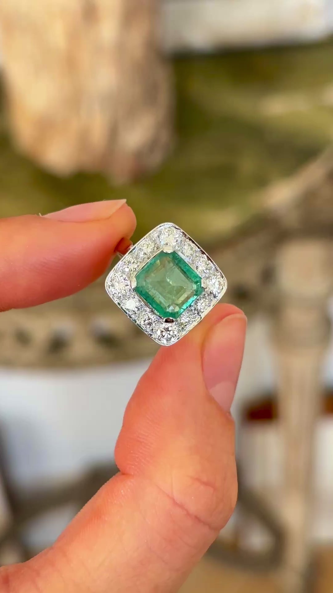 Vintage, 1950s emerald & diamond cluster ring