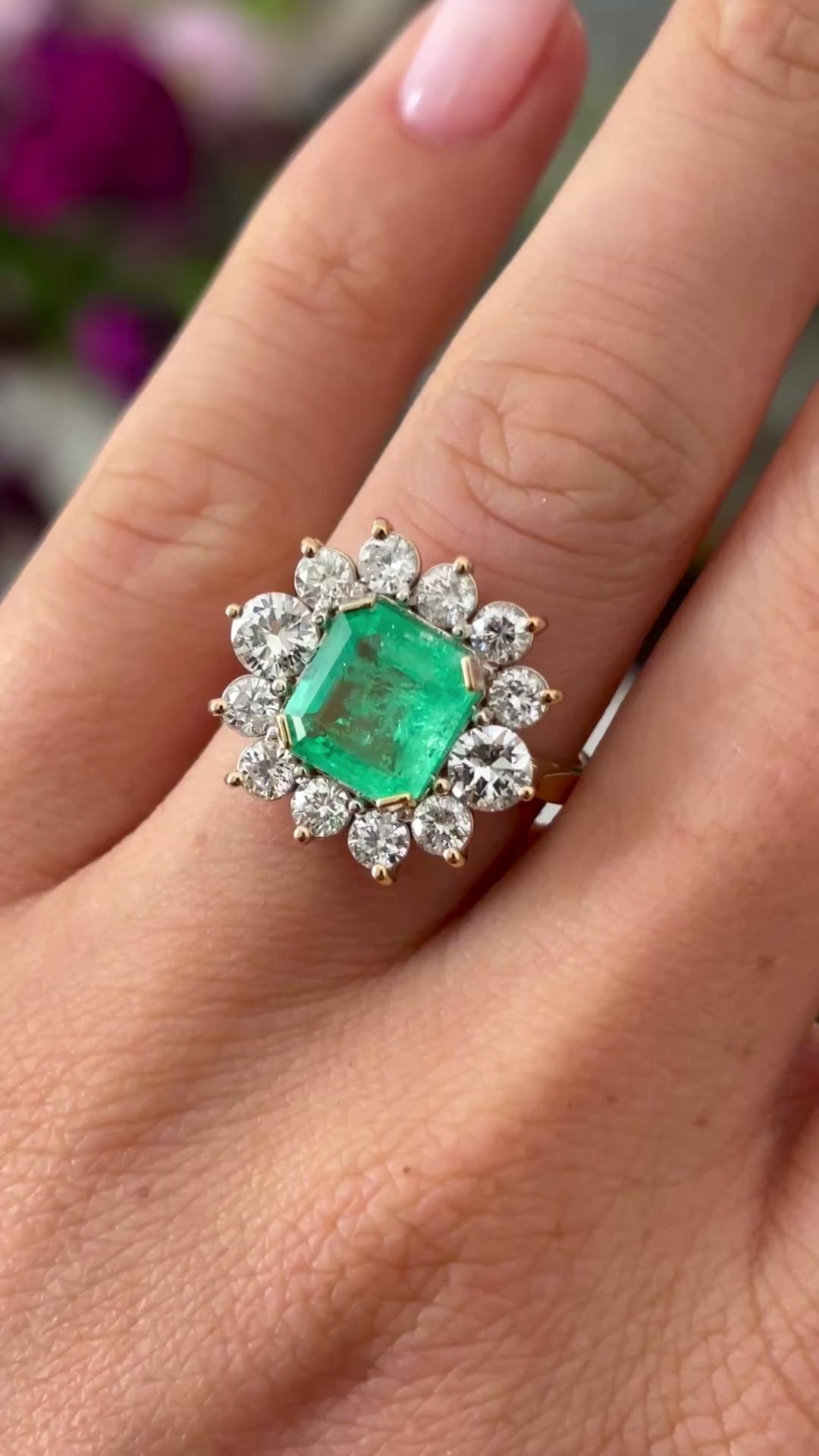 Vintage, 1970s emerald & diamond cluster ring