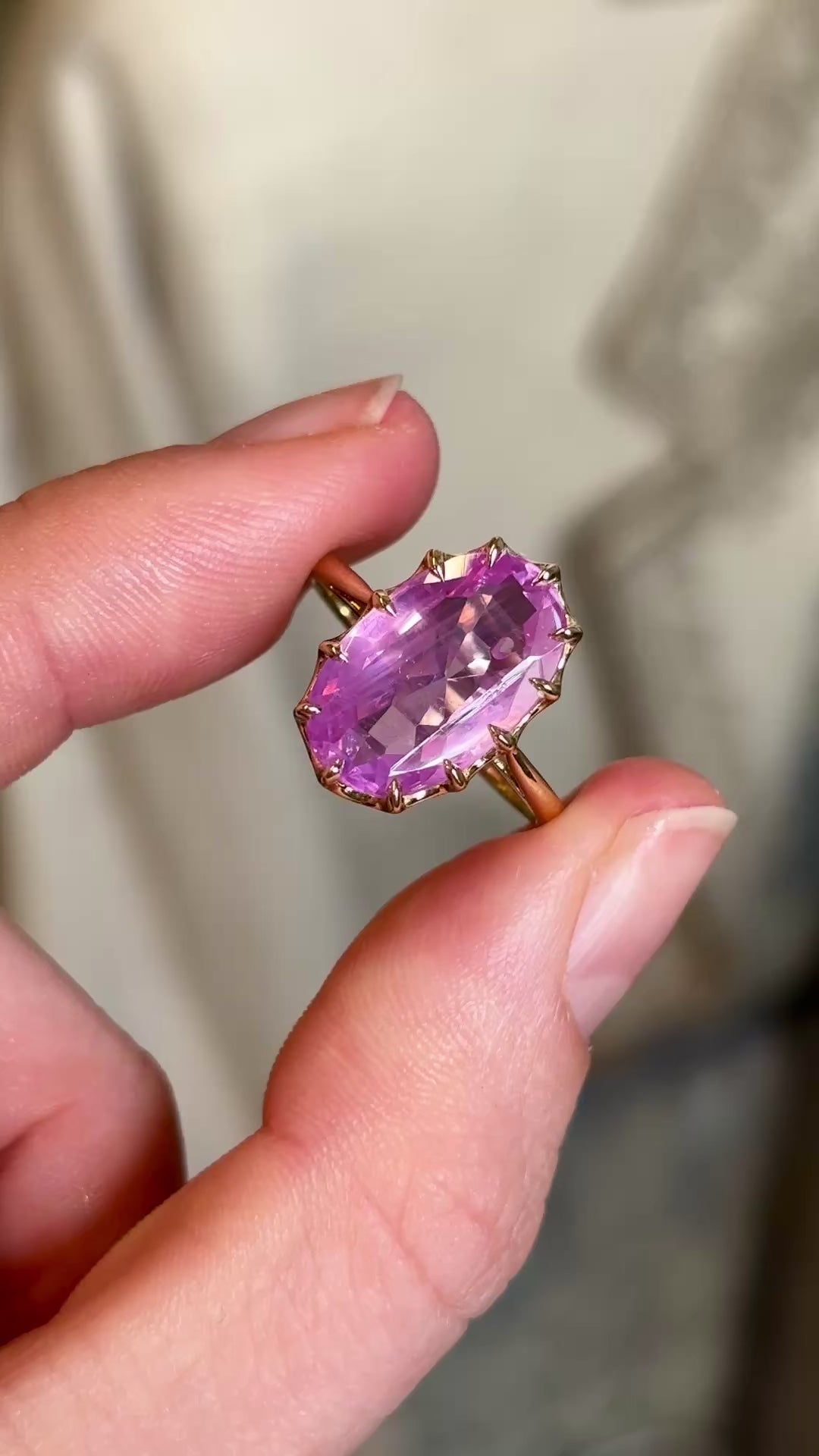 Vintage, 1950s pink sapphire cocktail ring