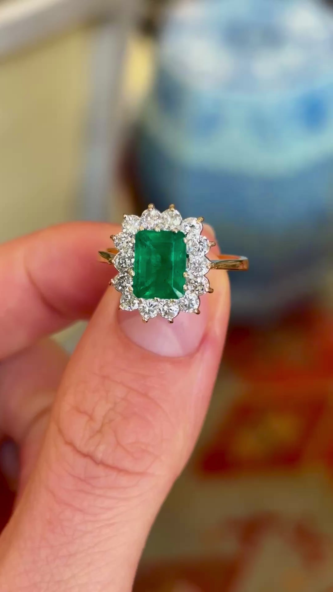 Vintage, 1970s emerald & diamond cluster ring