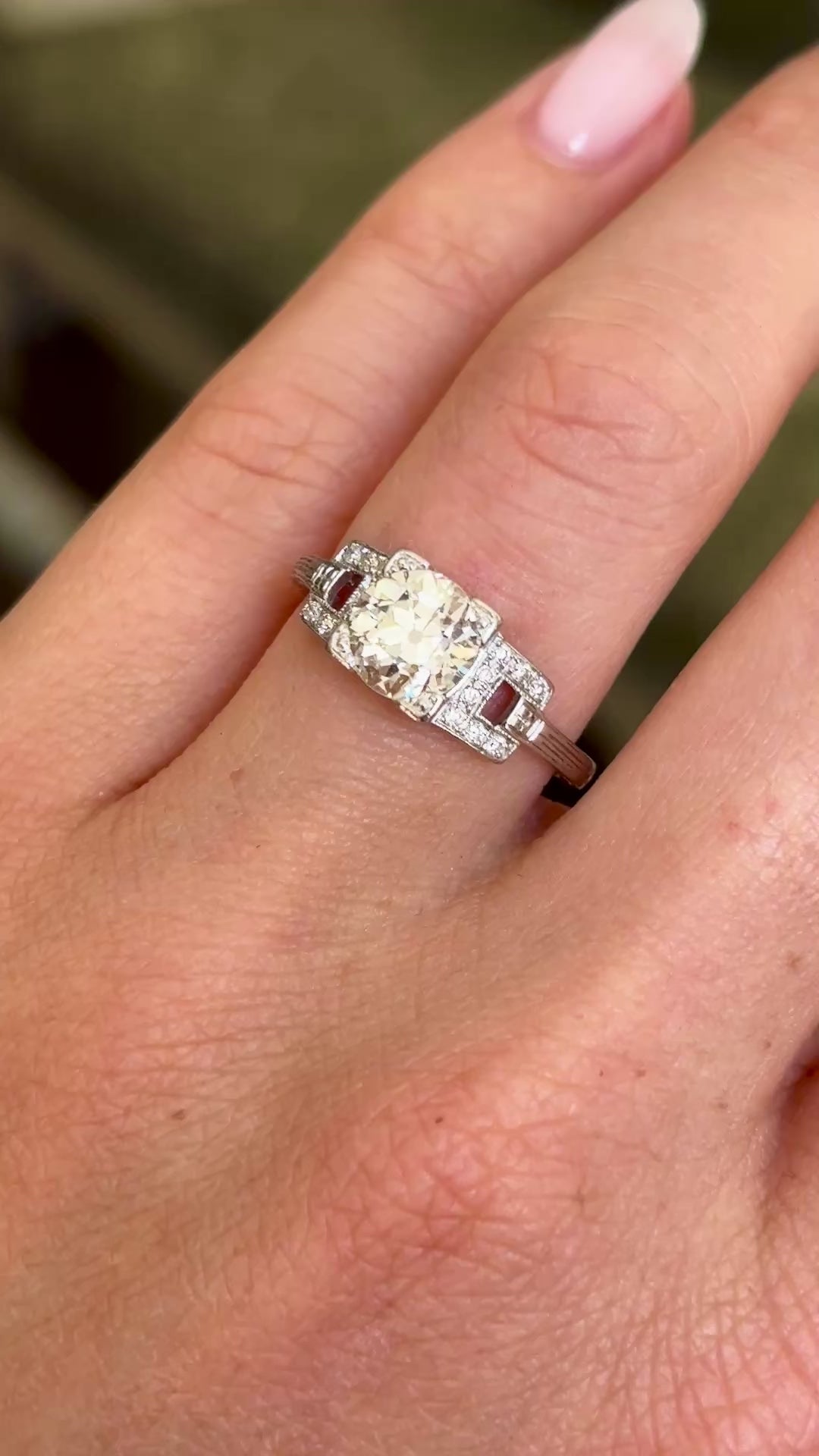 Vintage, Art Deco diamond engagement ring