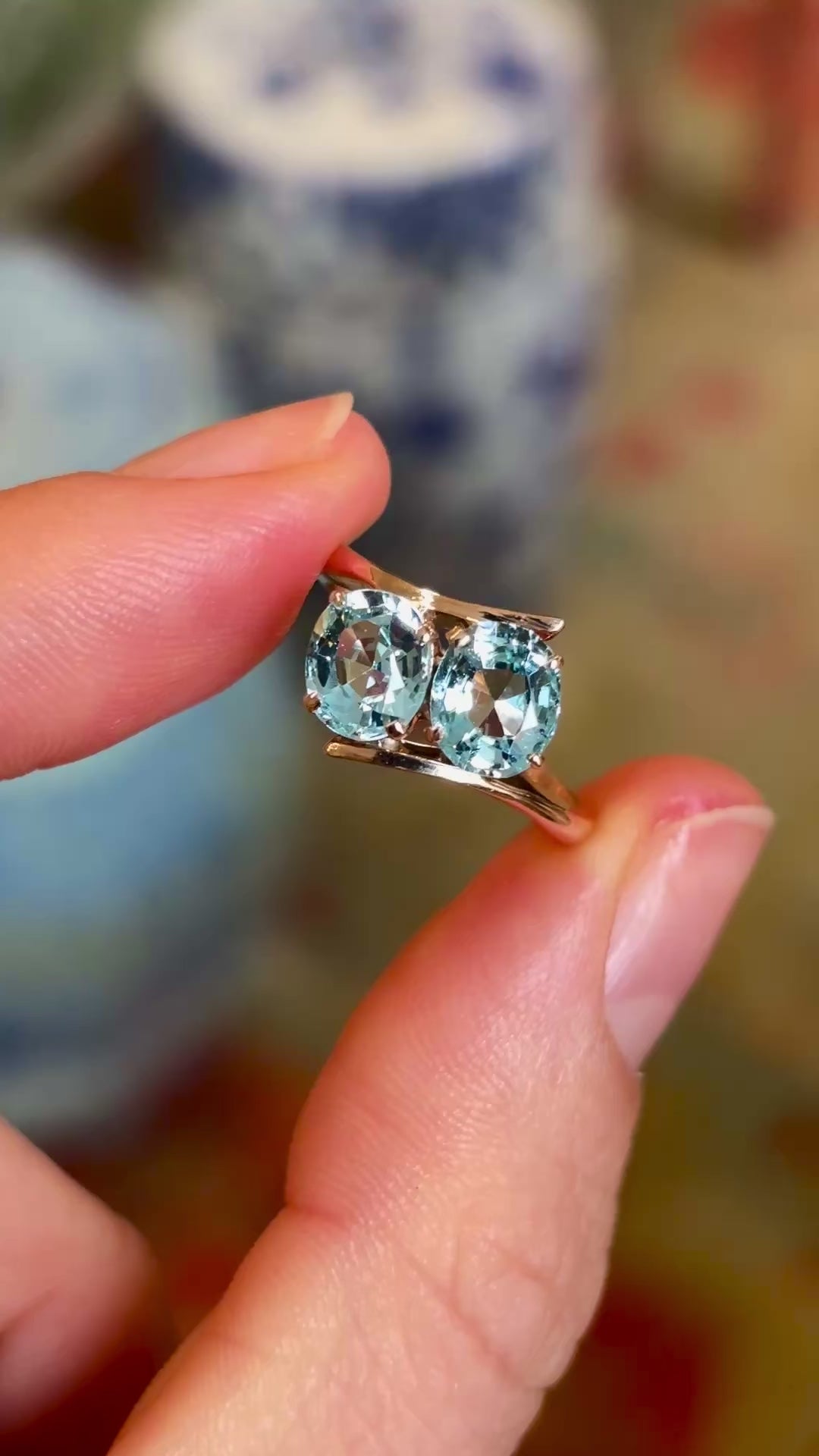 Vintage, 1950s aquamarine toi et moi twist ring