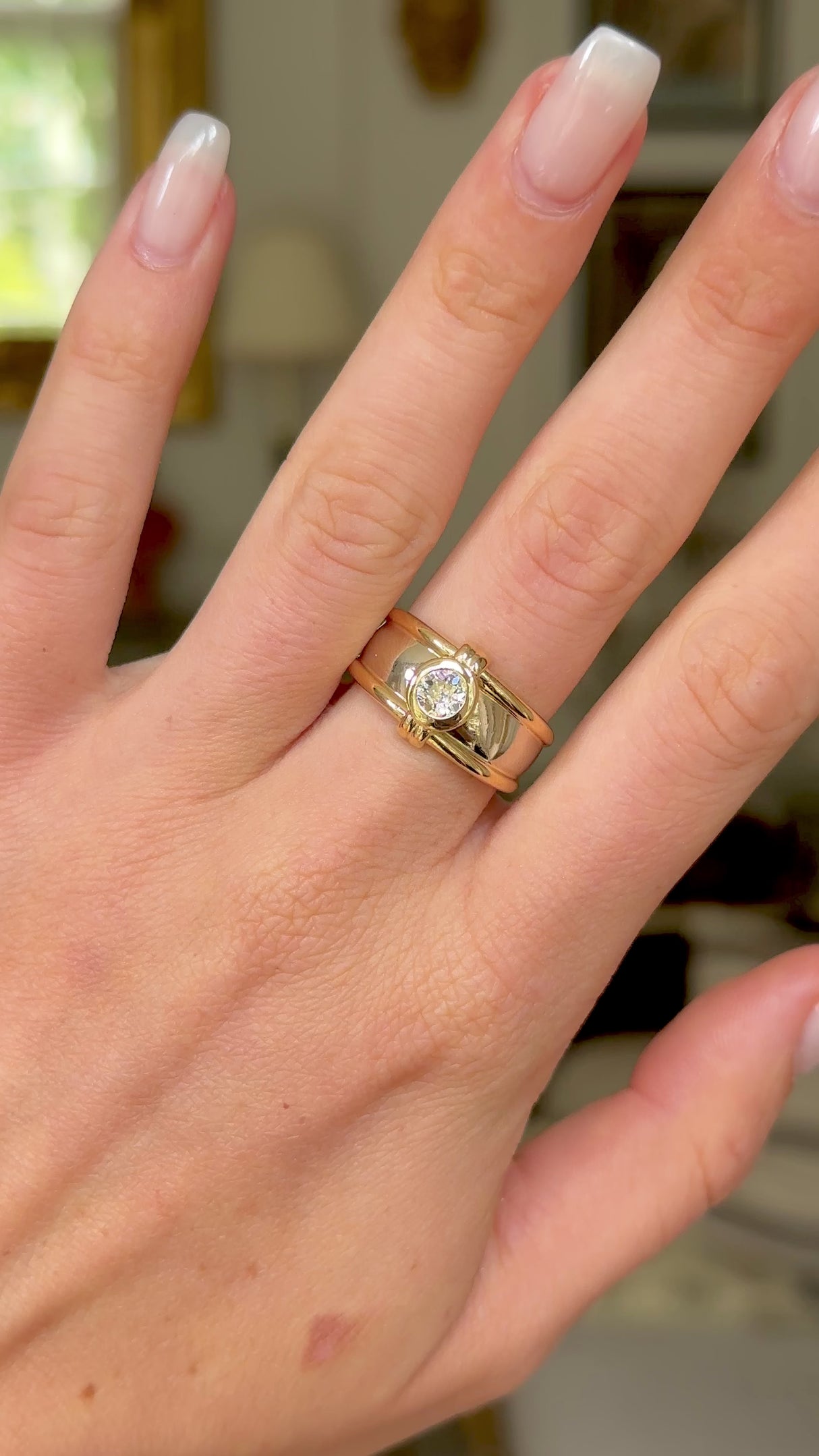 Ancient inspired diamond band, 18ct yellow gold, French. circa 1980