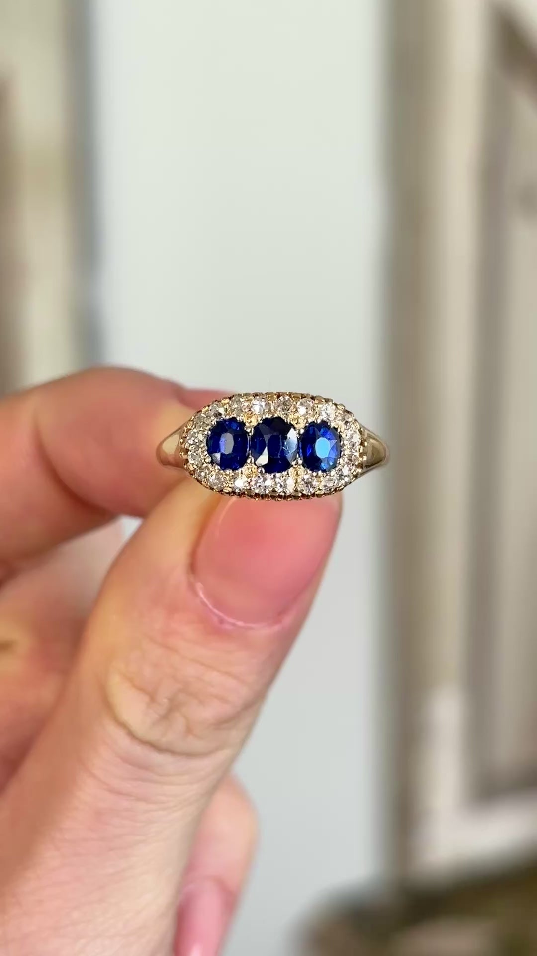 Antique, Edwardian sapphire & diamond dress ring