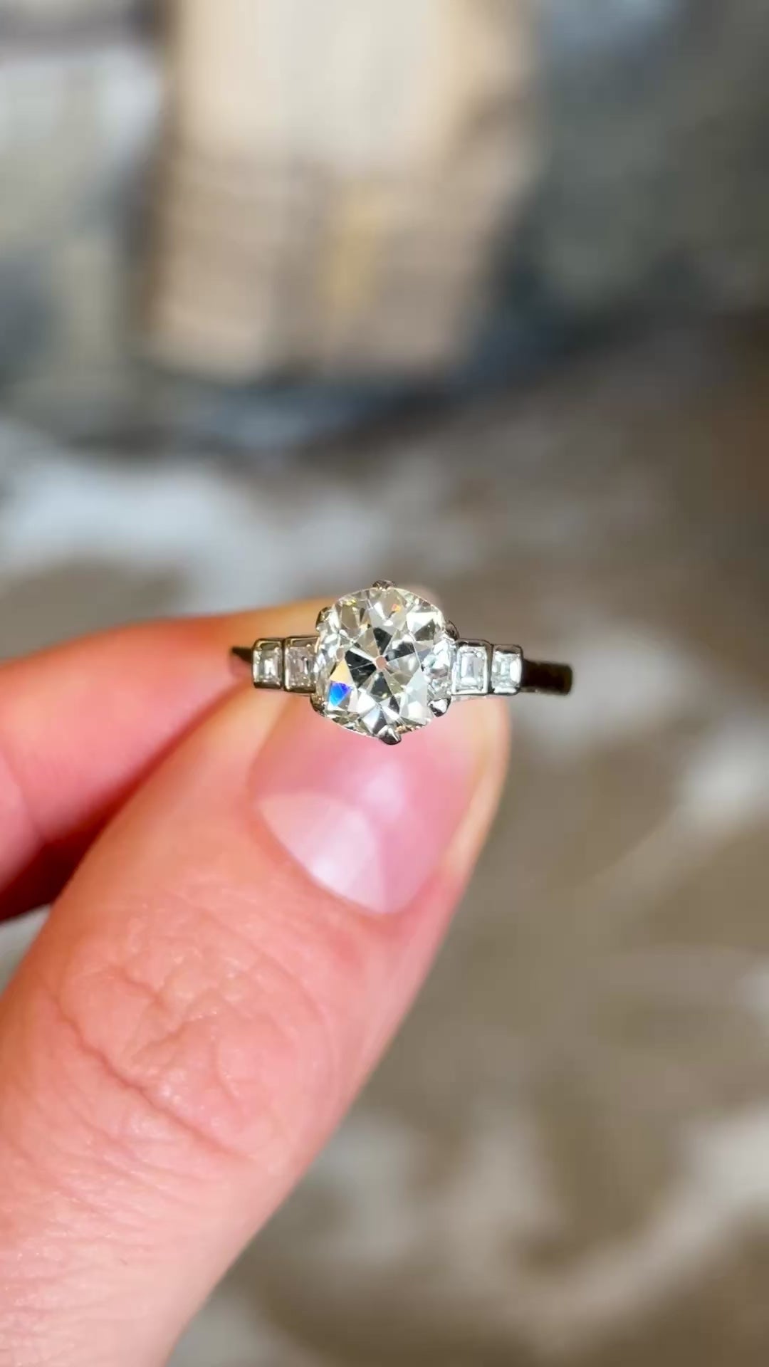Vintage, Art Deco diamond engagement ring
