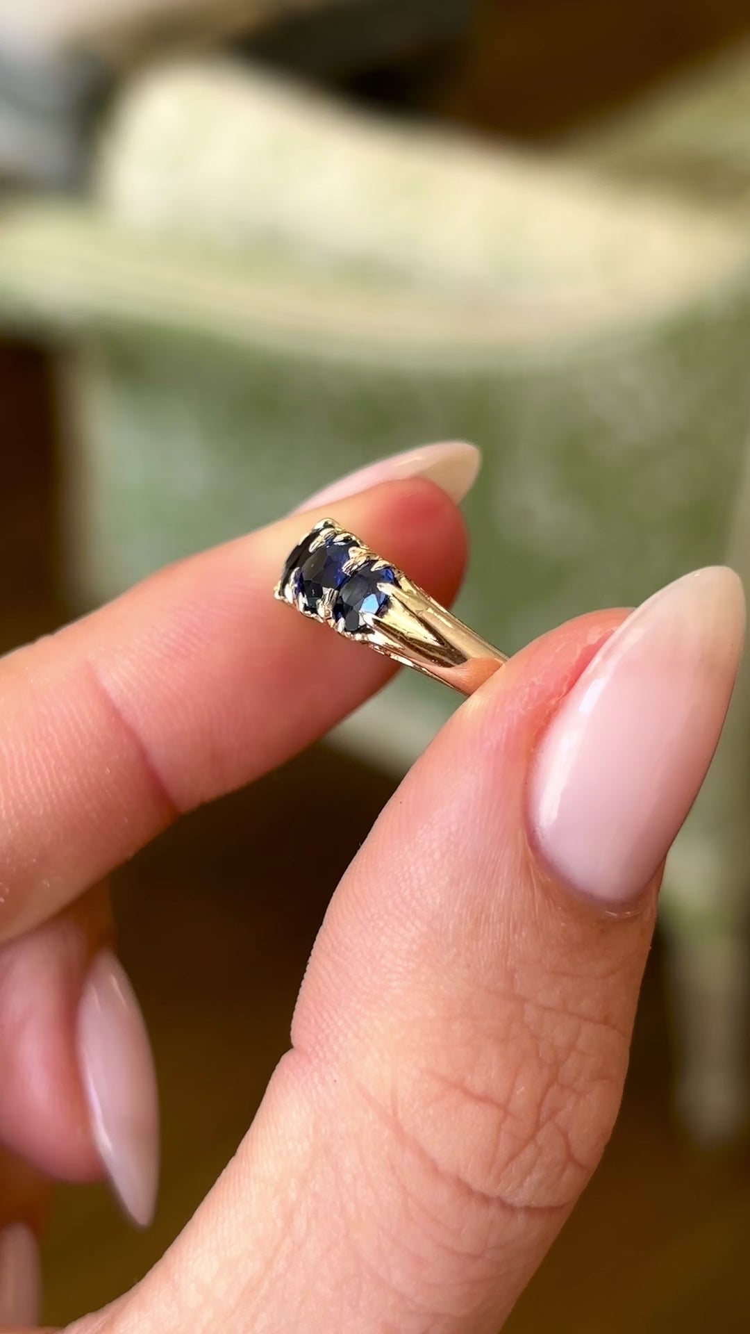 Antique, Victorian sapphire half-hoop ring