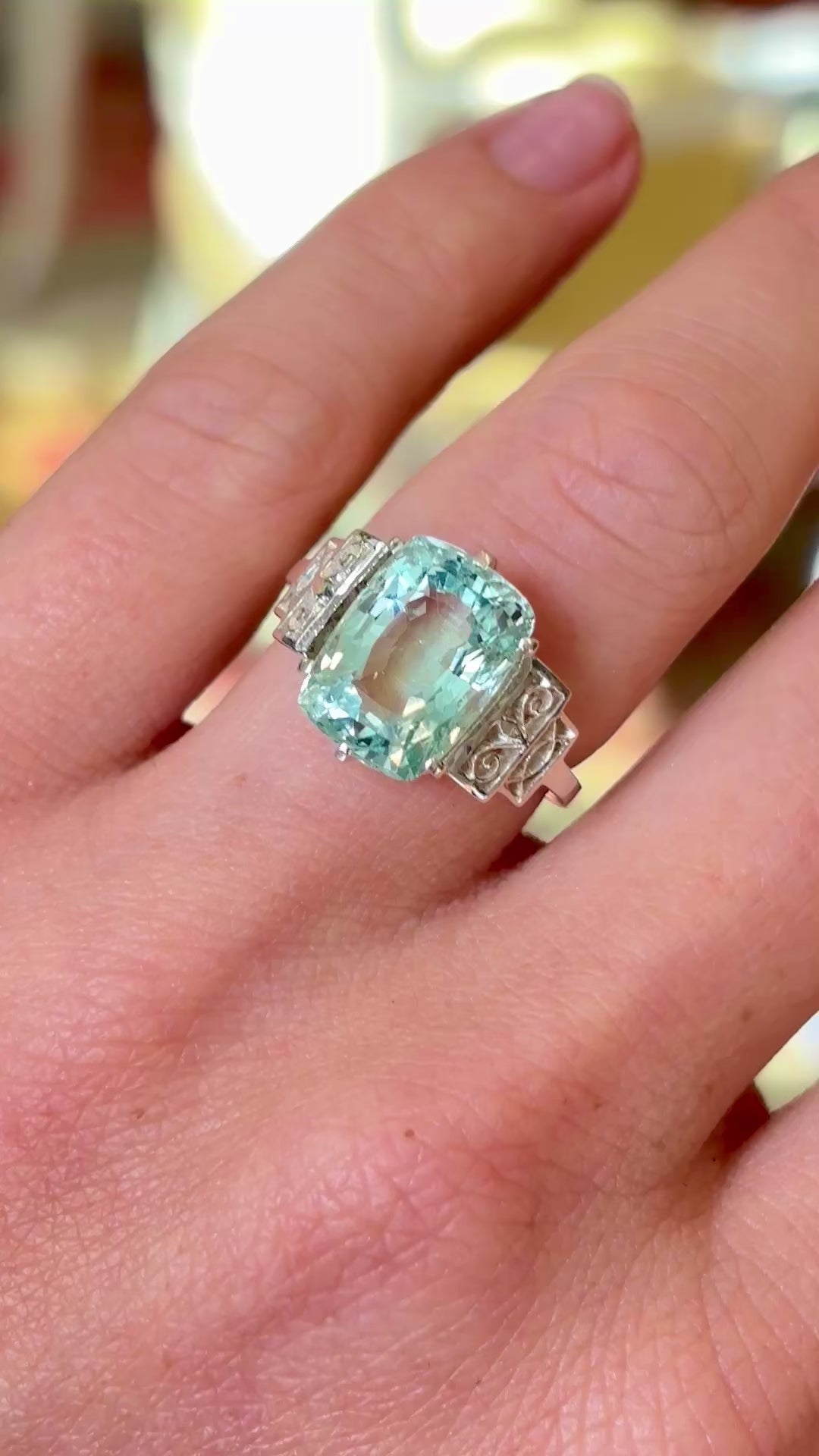 Vintage, 1920s sea green aquamarine cocktail ring