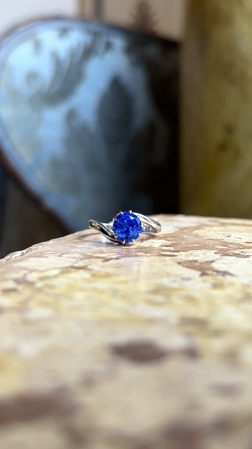 Vintage, Art Deco sapphire solitaire engagement ring
