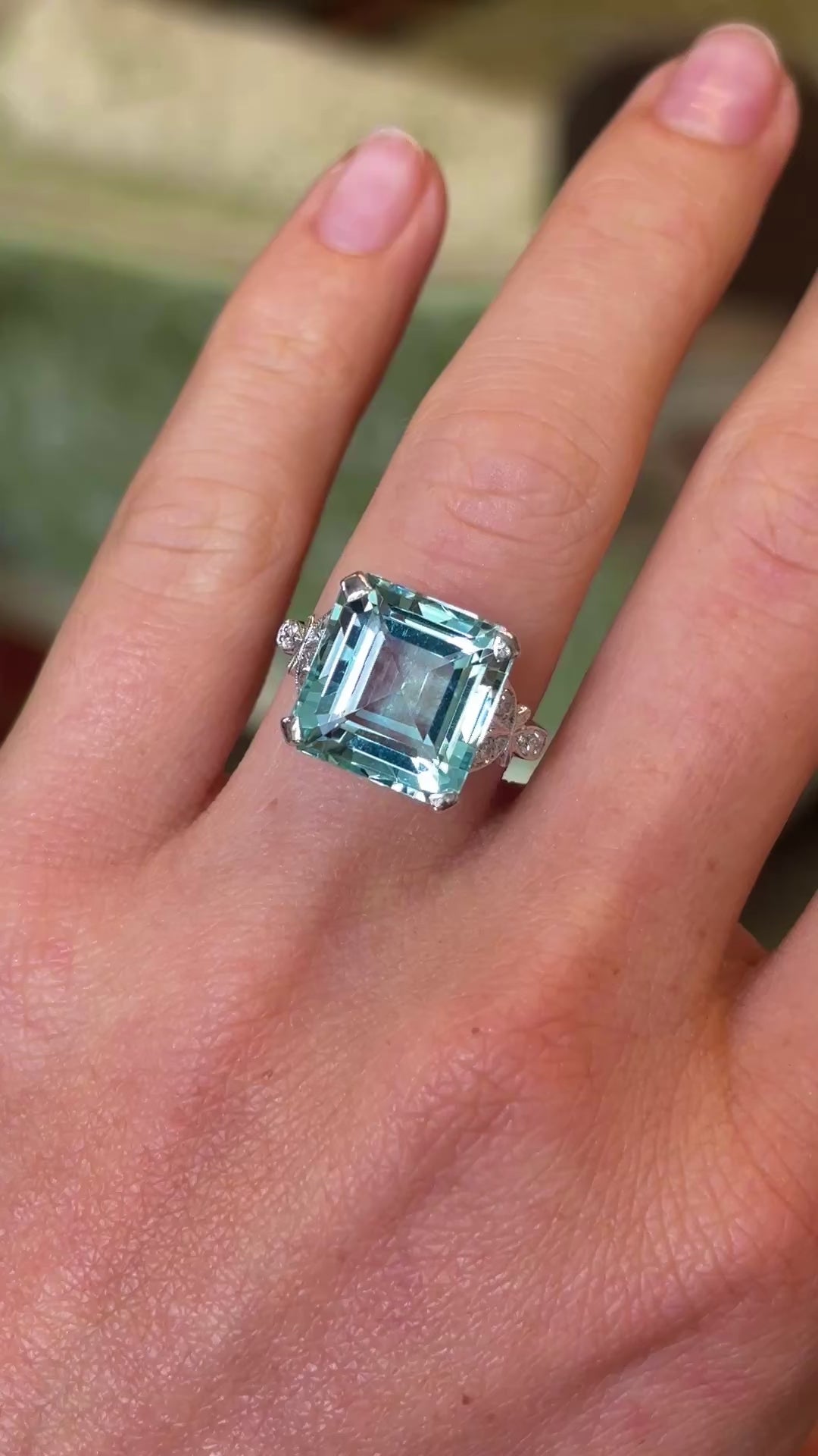 Vintage, Art Deco aquamarine & diamond cocktail ring