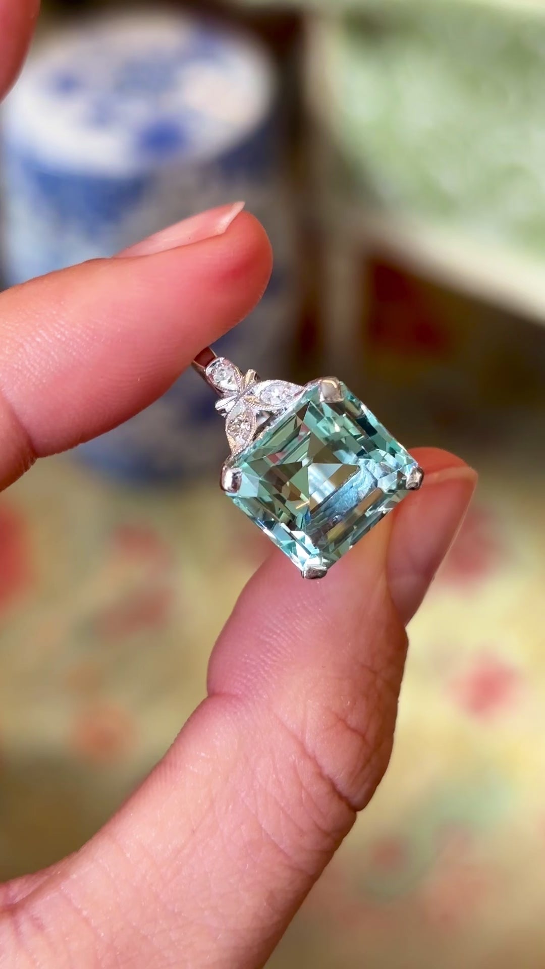 Vintage, Art Deco aquamarine & diamond cocktail ring