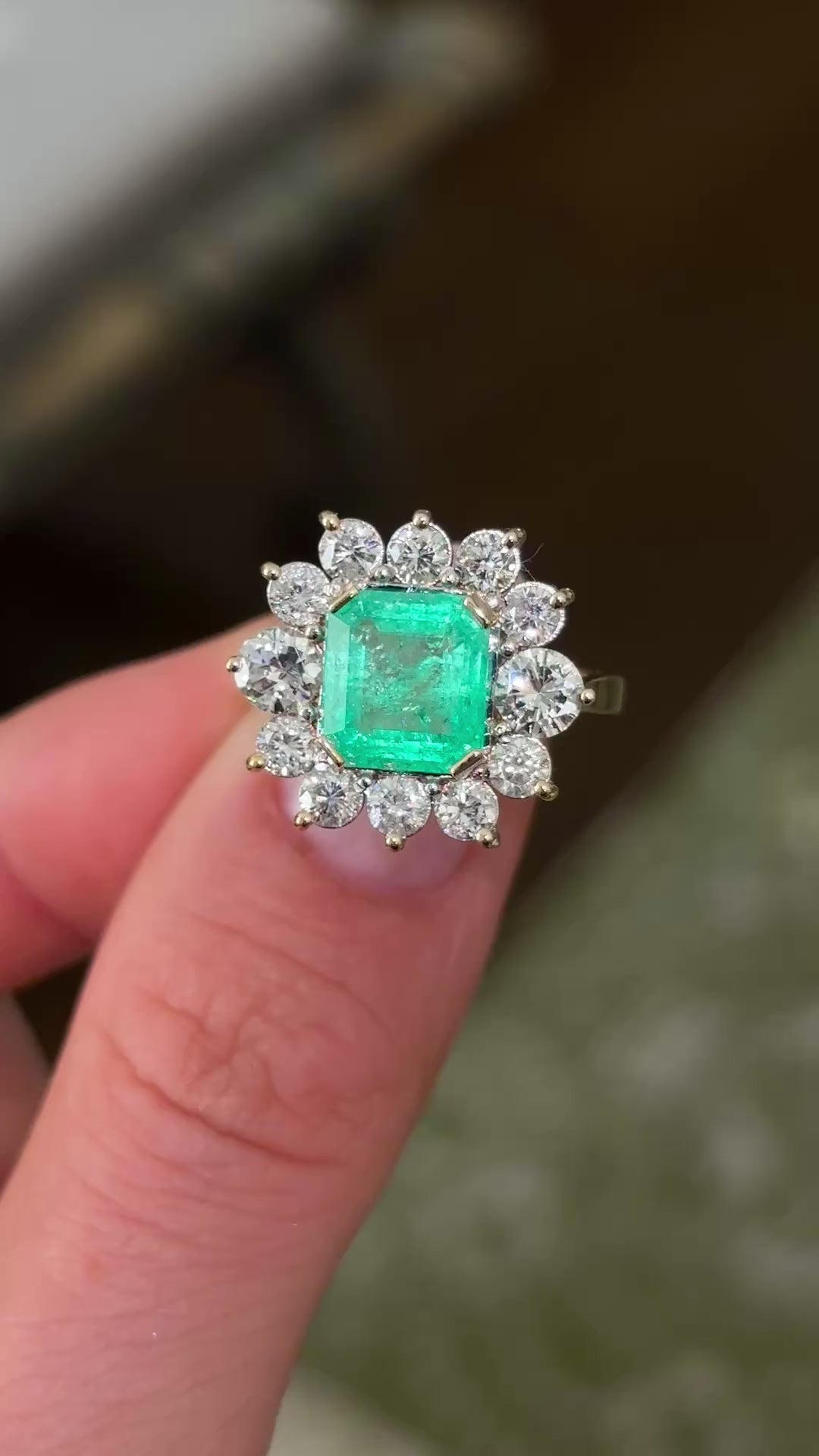 Vintage, 1970s emerald & diamond cluster ring
