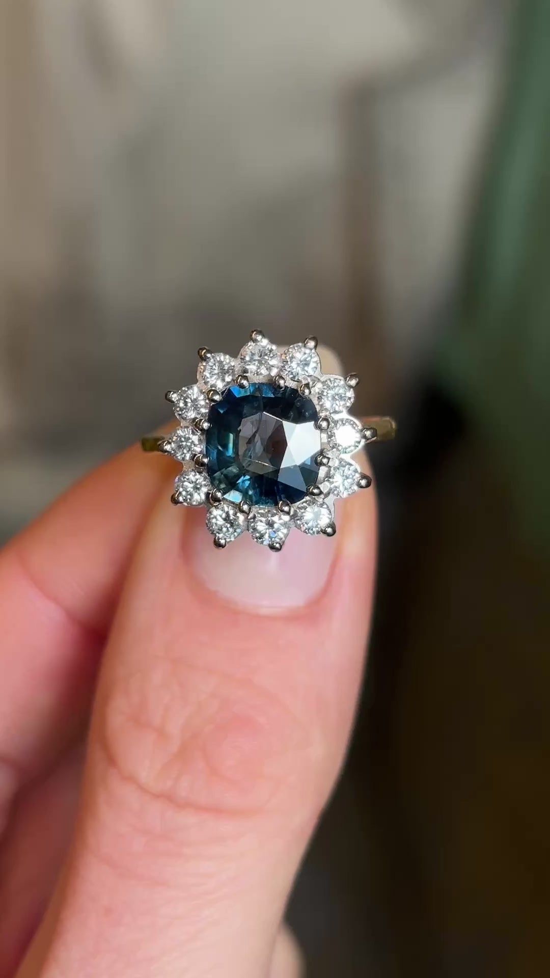Vintage, 1940s deep teal & diamond cluster ring