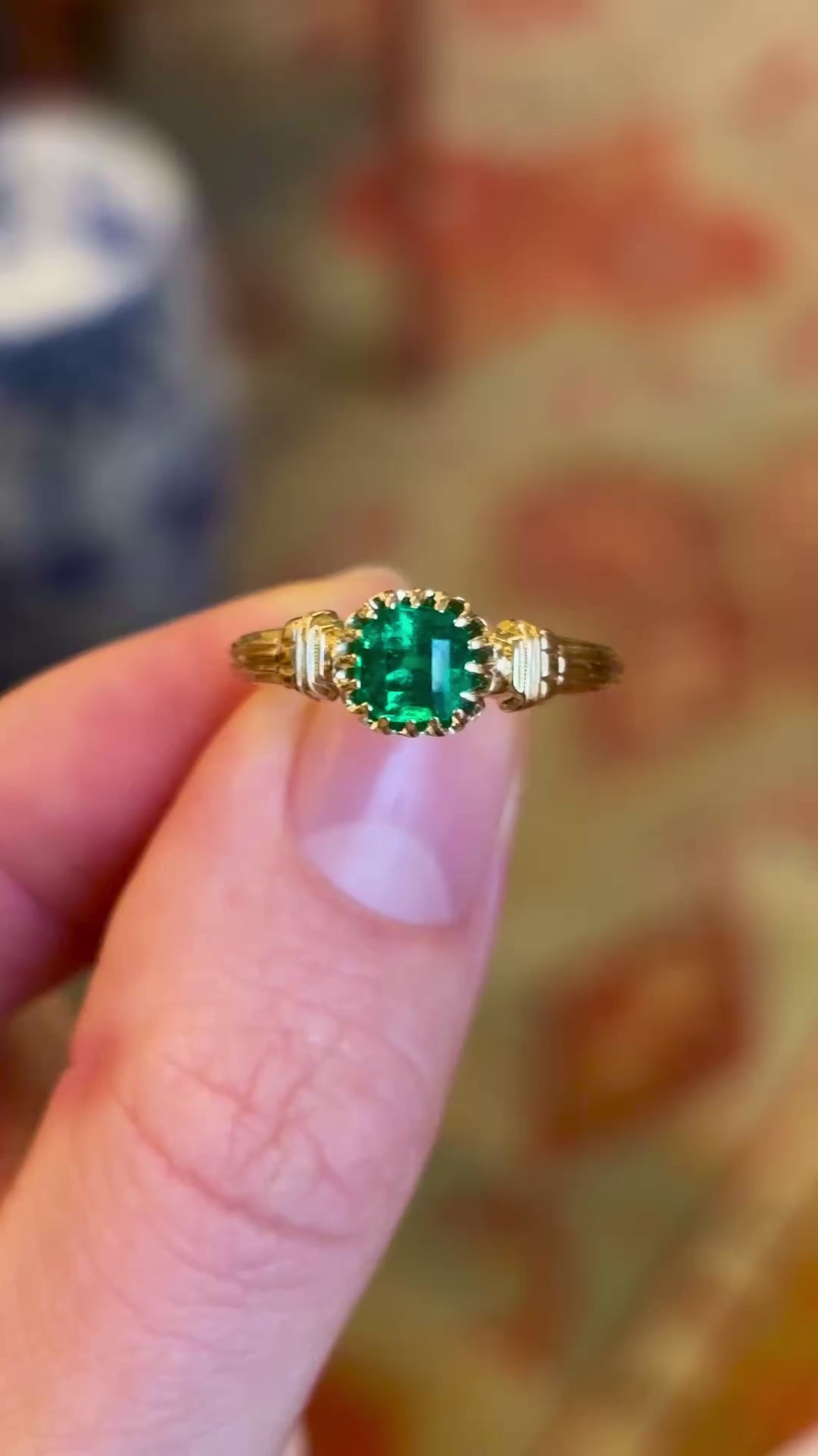 Antique, Edwardian emerald solitaire ring
