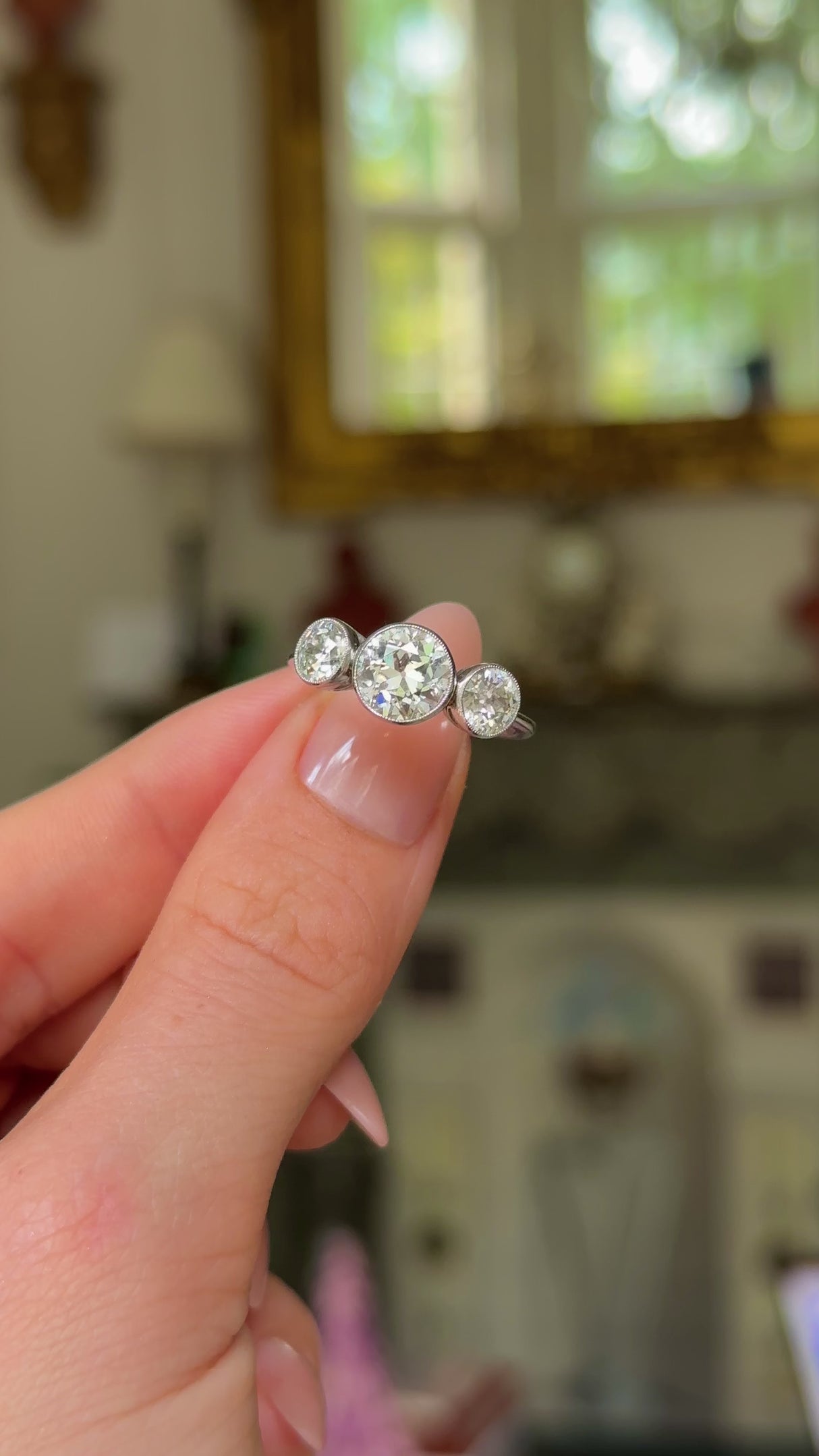 Vintage | Art Deco, large diamond three-stone ring