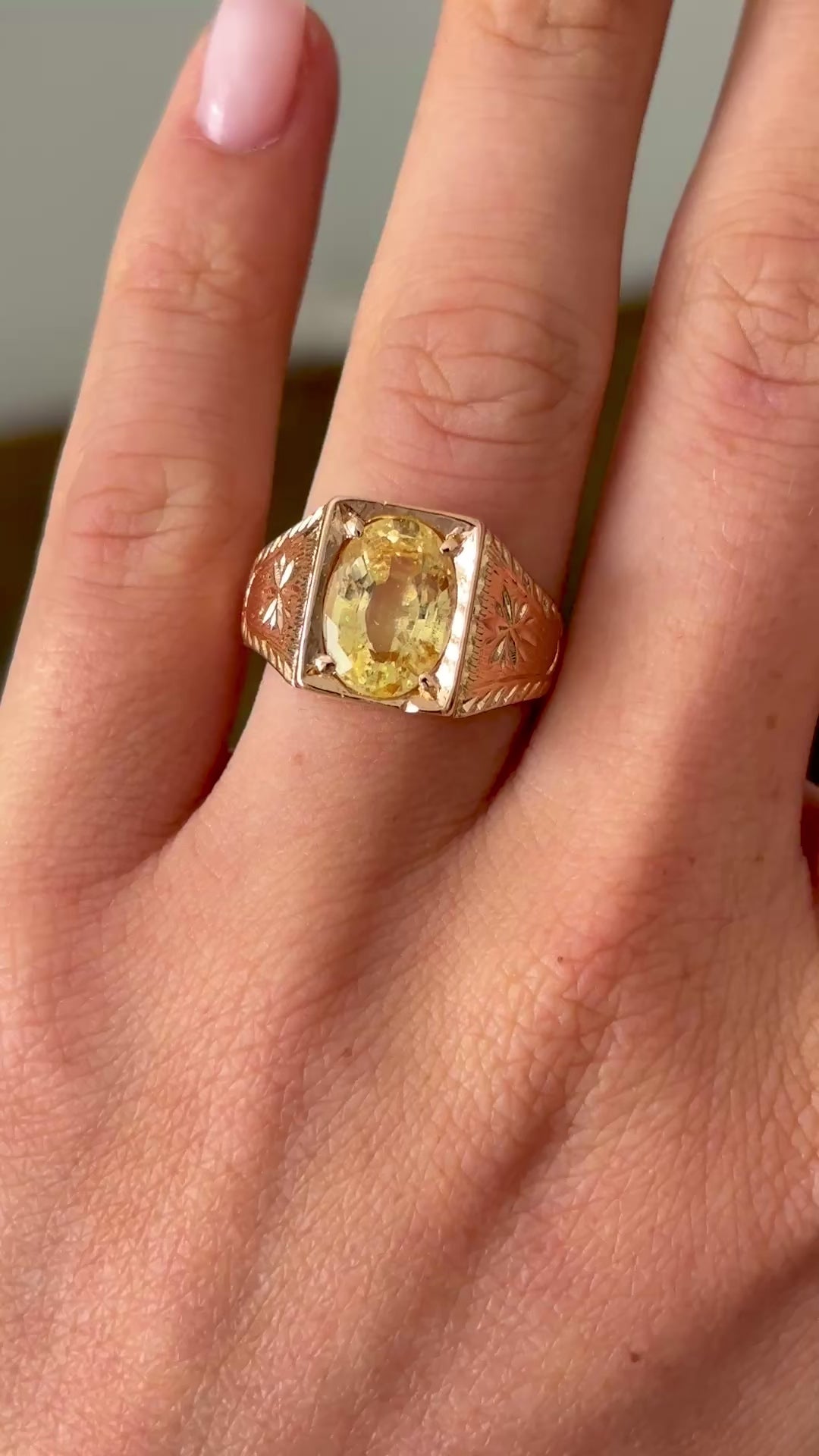 Antique, Late Victorian yellow sapphire signet ring