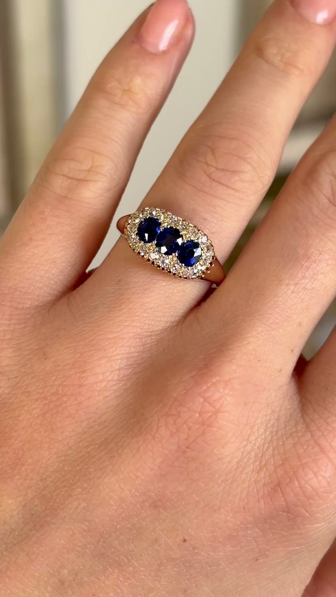 Antique, Edwardian sapphire & diamond dress ring