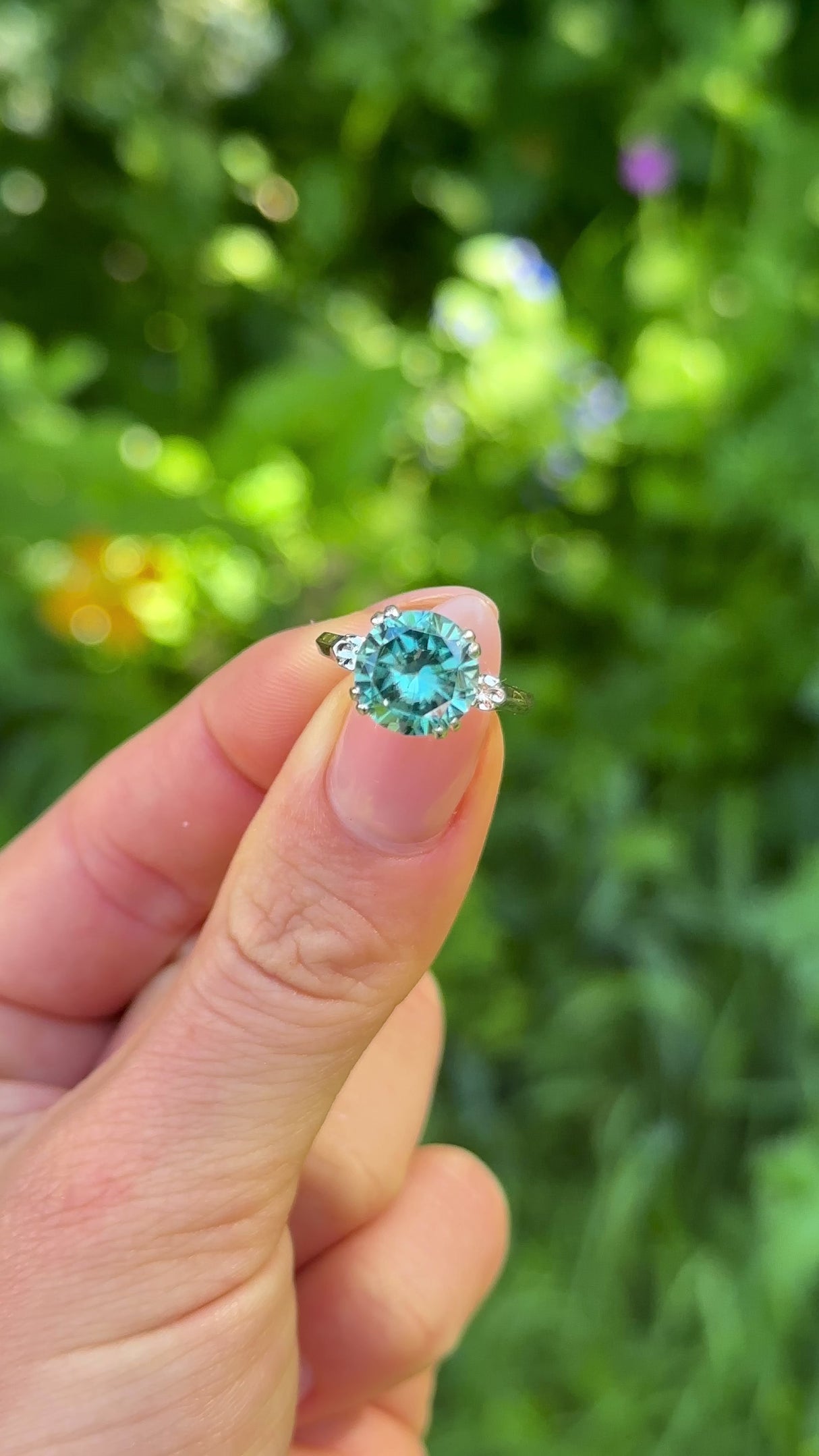 Vintage, 1940s Single-Stone Zircon Ring, 14ct Yellow Gold held in fingers