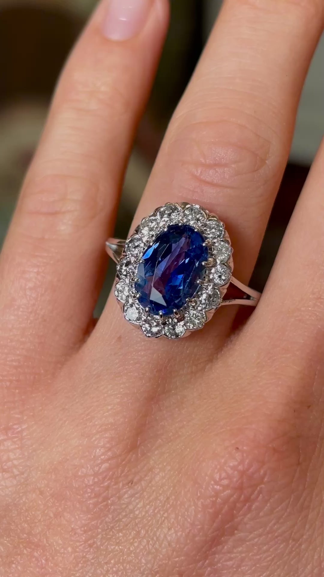 Vintage, 1940s Sri Lankan (Ceylon) sapphire & diamond cluster ring