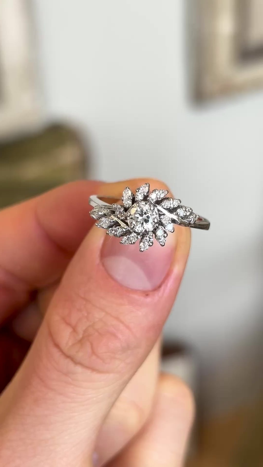 Vintage, 1950s diamond cluster ring