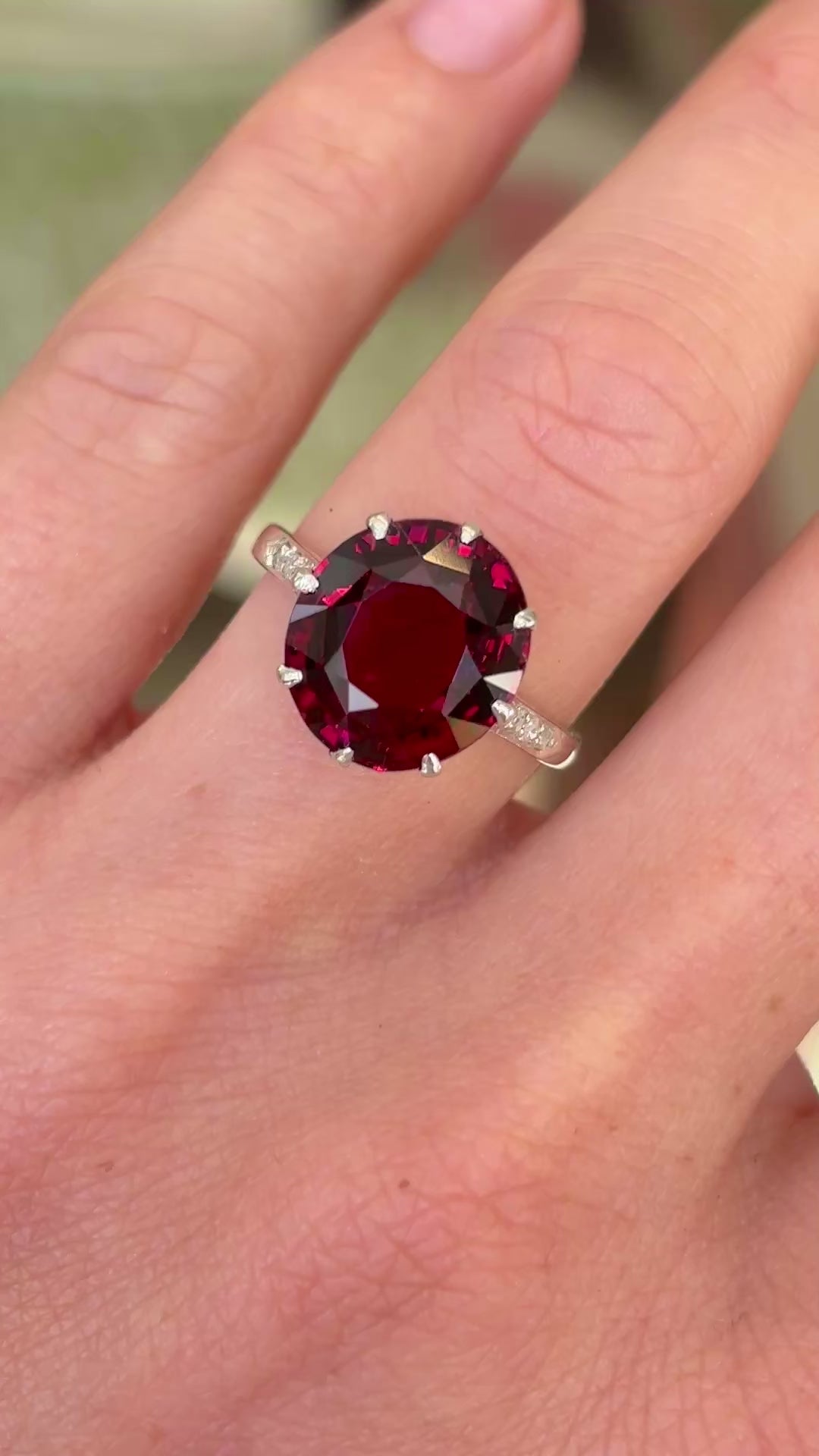 Antique, Edwardian garnet ring