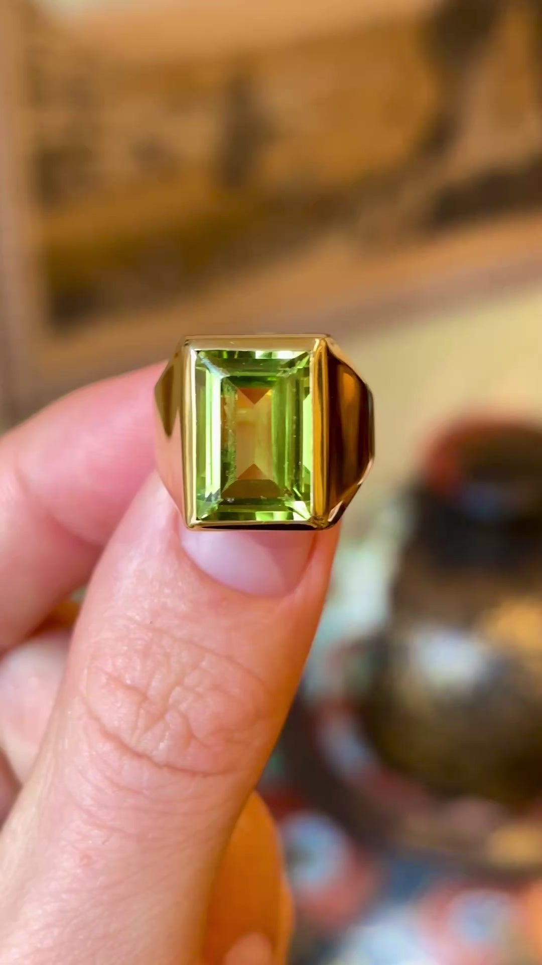 Vintage, 1980s peridot-set signet ring