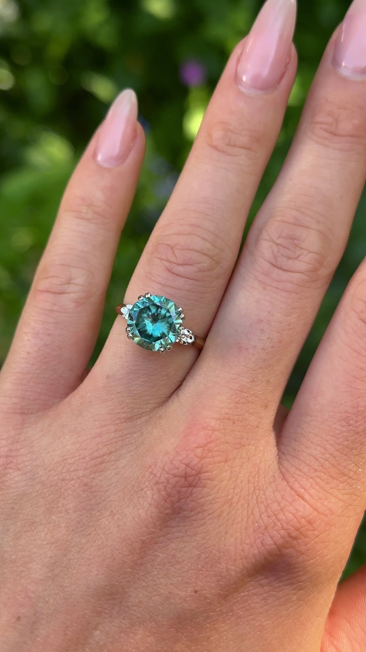 Vintage, 1940s Single-Stone Zircon Ring, 14ct Yellow Gold worn on hand.