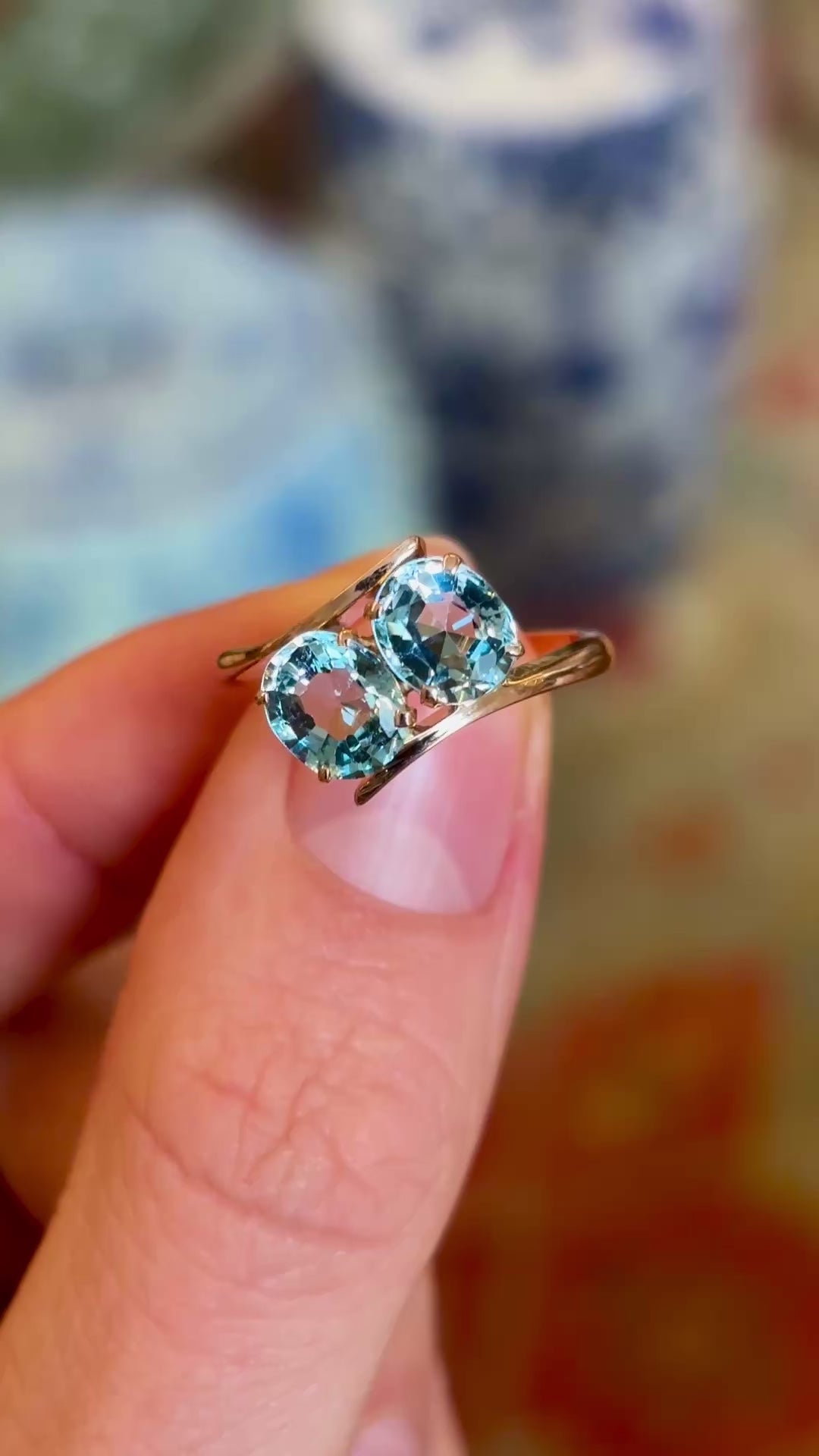 Vintage, 1950s aquamarine toi et moi twist ring