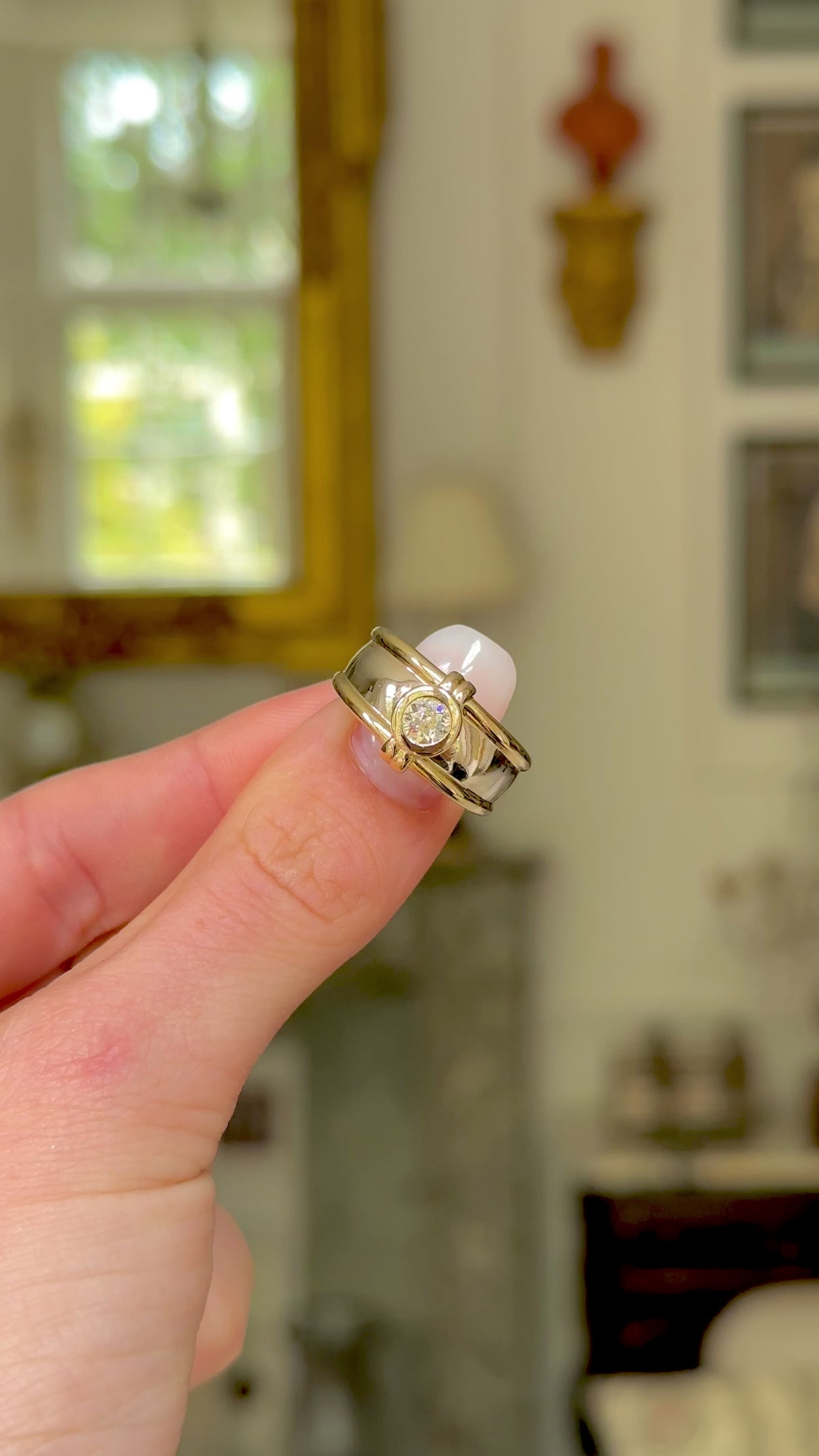 Ancient inspired diamond band, 18ct yellow gold, French. circa 1980