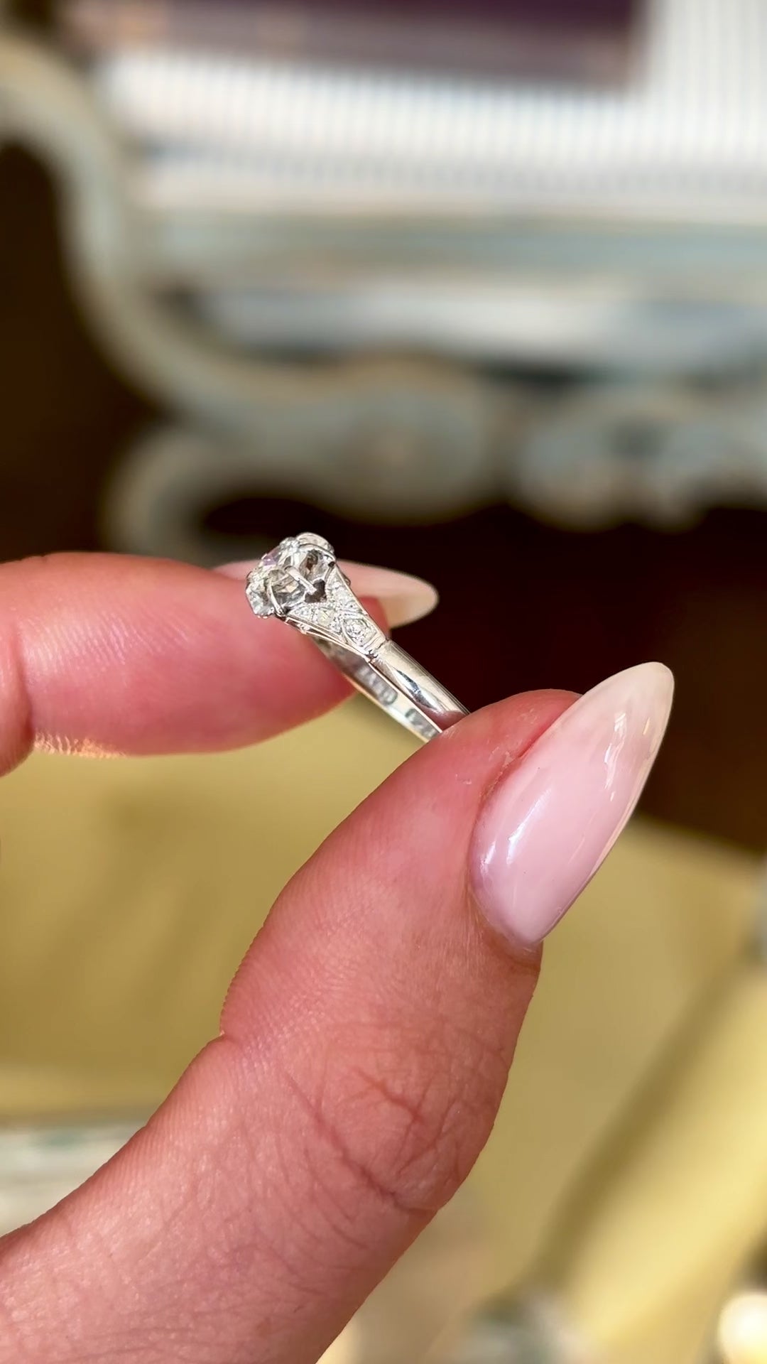 Antique, 1930s diamond engagement ring