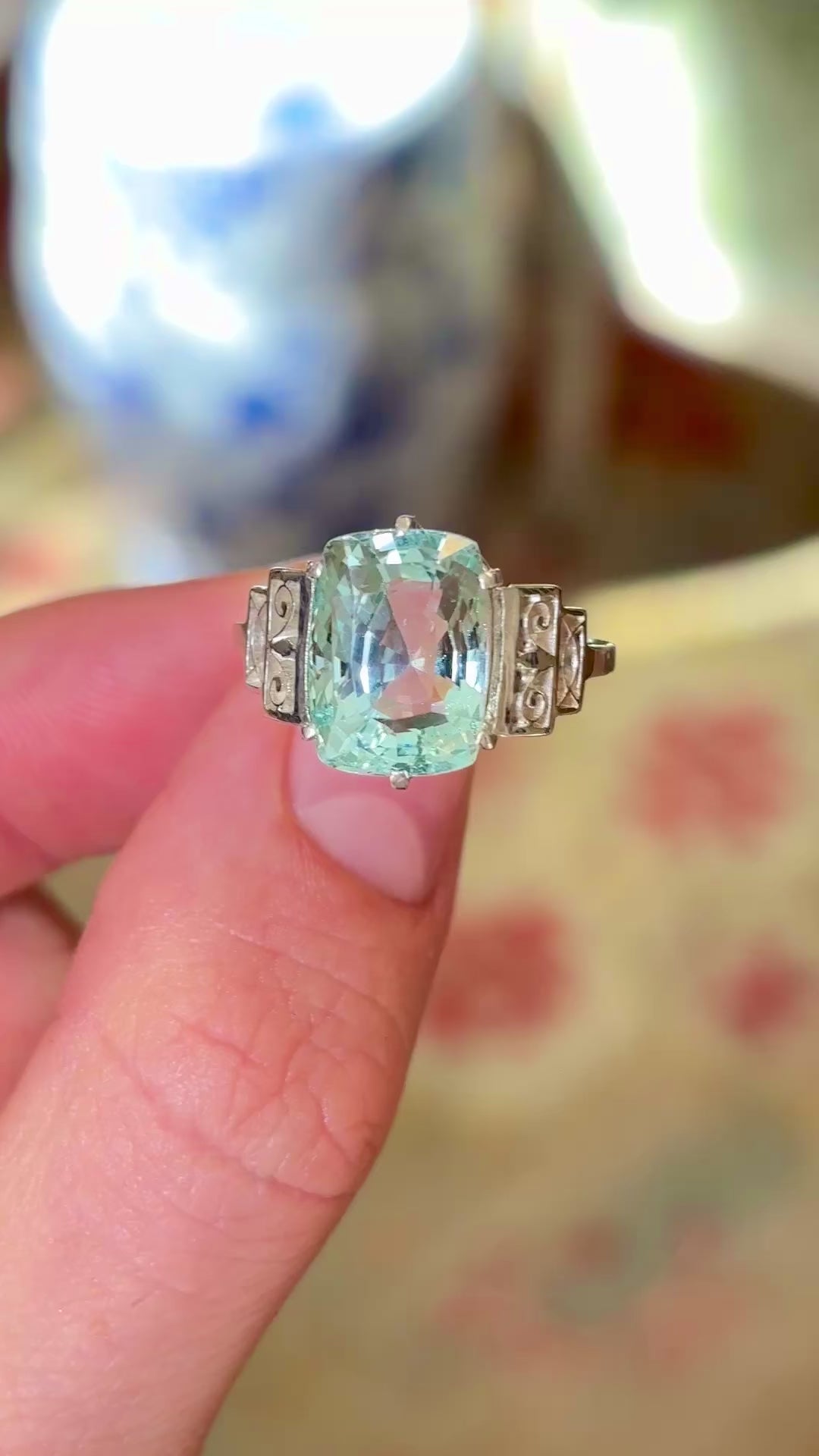 Vintage, 1920s sea green aquamarine cocktail ring