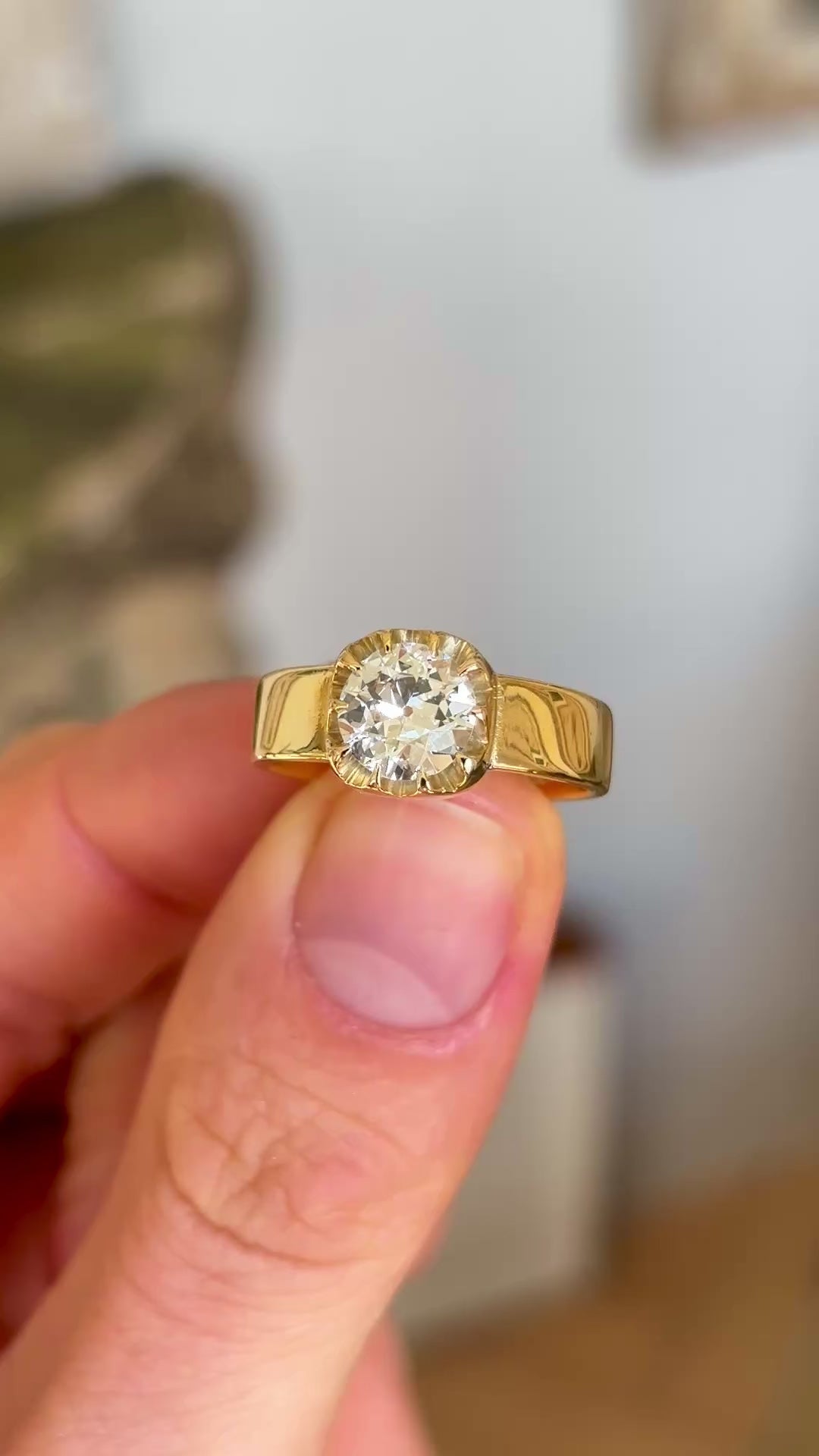 Antique, Victorian solitaire 1ct diamond ring
