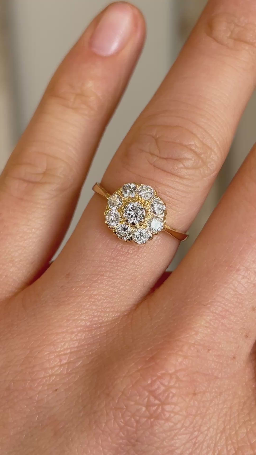 Vintage, 1940s diamond cluster ring