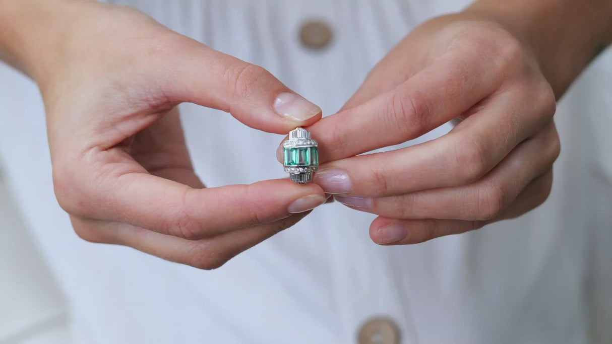 Antique Art Deco, 1930s, platinum, Colombian emerald and diamond ring