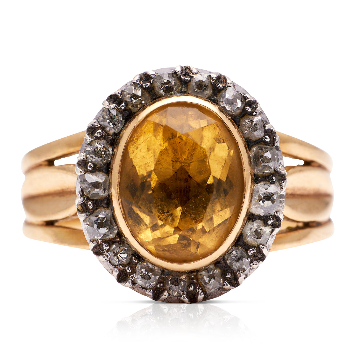 Antique Georgian citrine and diamond cluster ring, front view. 