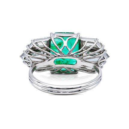A Unique 1950s Emerald and Diamond Ring, 18ct White Gold